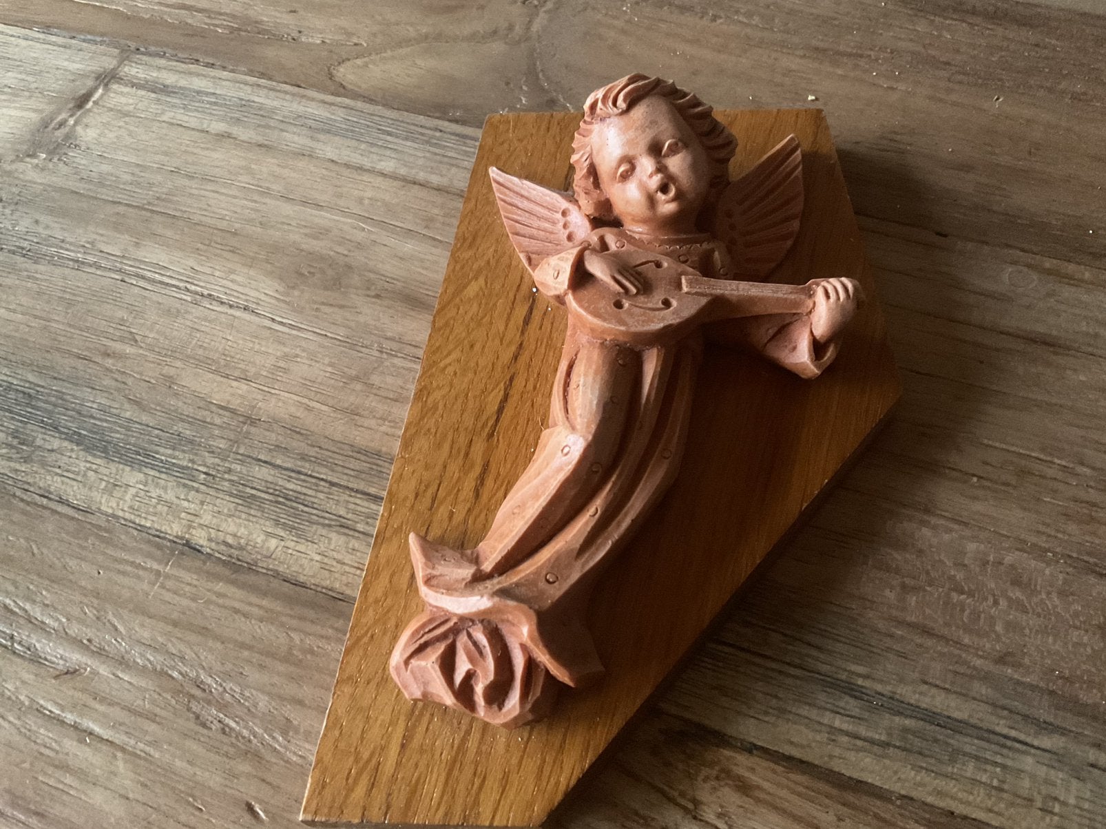 Mooie engeltje op houten achtergrond(17x10,5cm), Ophalen of Verzenden
