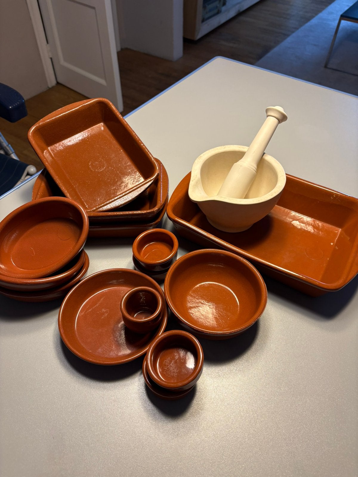 Aardewerk ovenschaal en bakjes + vijzel, Ophalen
