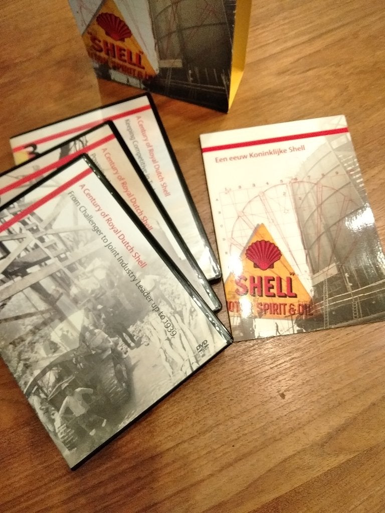 DVD-set A Century of Royal Dutch Shell, Alle leeftijden, Ophalen of Verzenden, Gebruikt, Inclusief boekje