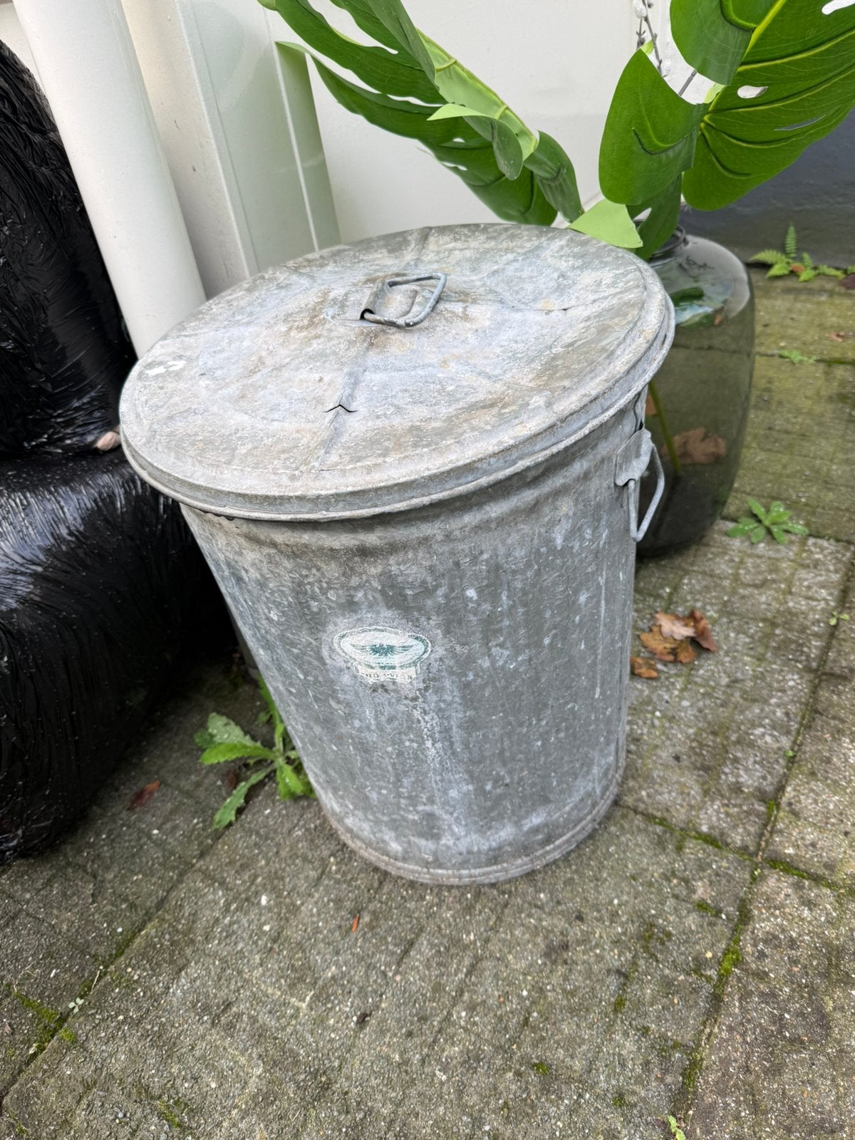 Vintage Zinken Vuilnisemmer / As-emmer met Deksel, Ophalen