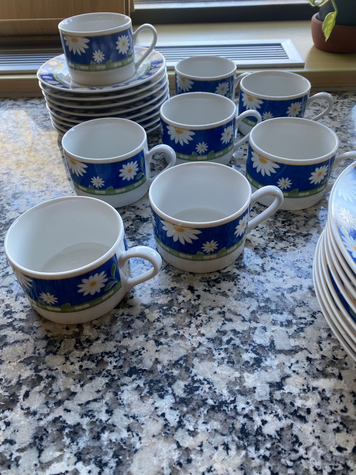 Servies L. Dake Amsterdam - Margrietjes Design, Huis en Inrichting, Keuken | Servies, Overige merken, Keramiek, Ophalen of Verzenden