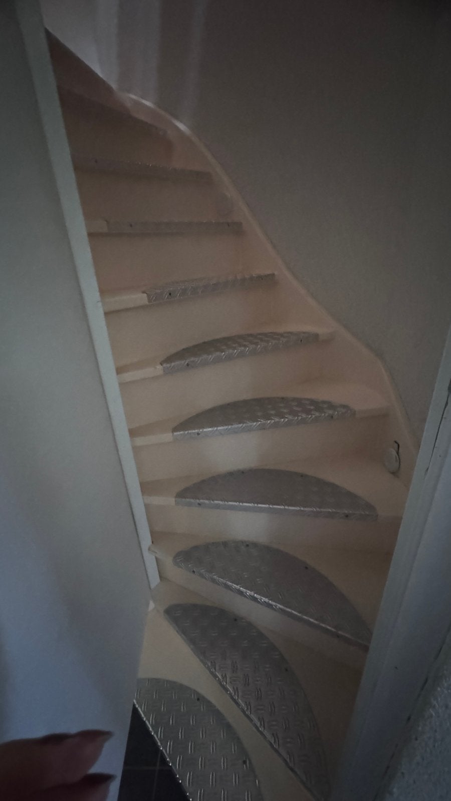 26 stuks aluminium traptreden, Ophalen of Verzenden, Gebruikt, Trap, 2 tot 4 meter