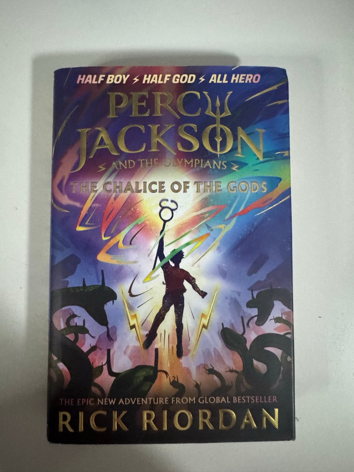 Percy Jackson: The Chalice of the Gods - Rick Riordan, Boeken, Ophalen of Verzenden, Zo goed als nieuw