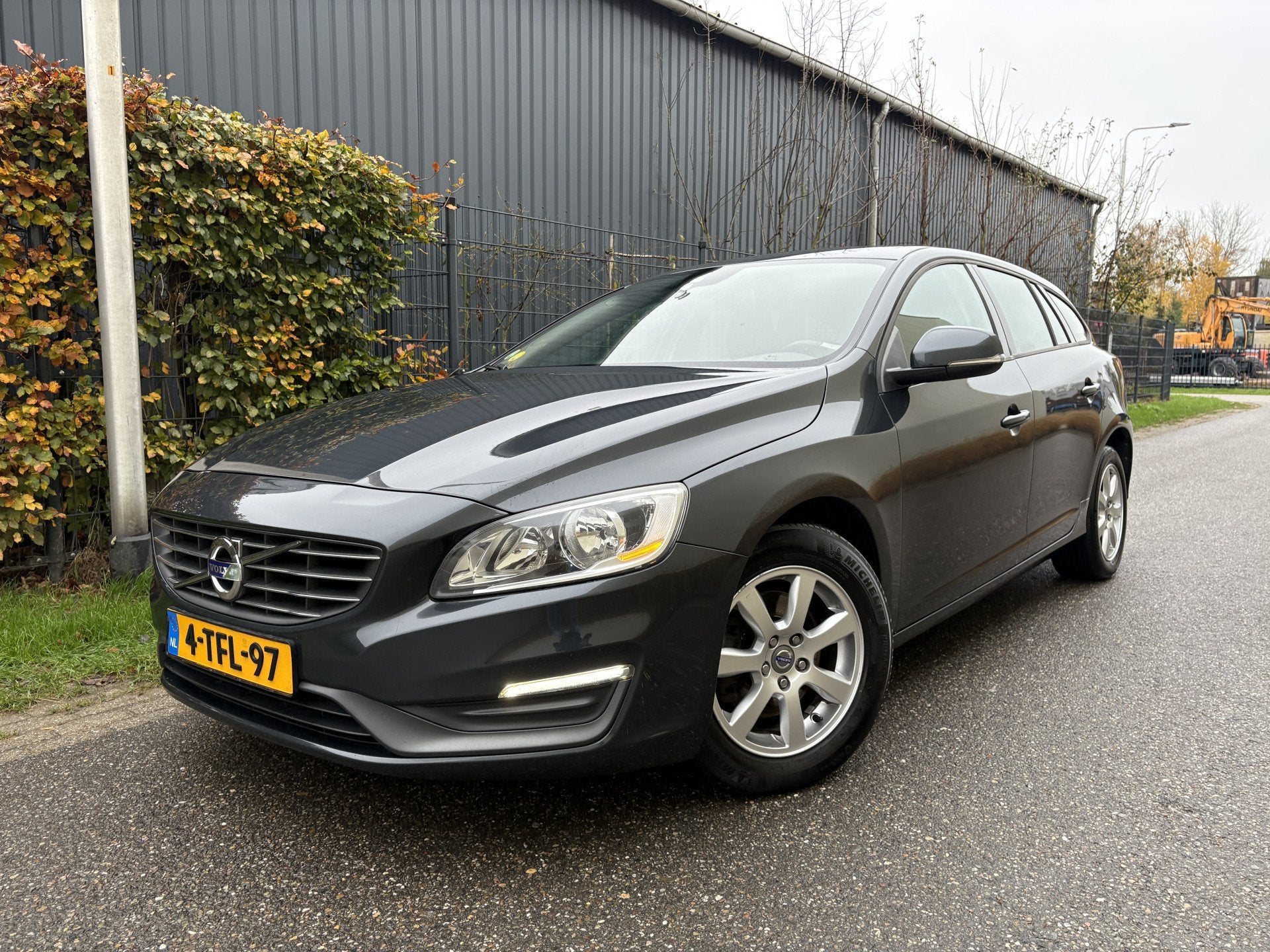Volvo V60 1.6 D2 Kinetic / AUTOMAAT / NAVI / CRUISE, Auto's, Gebruikt, 4 cilinders, 116 pk, Origineel Nederlands