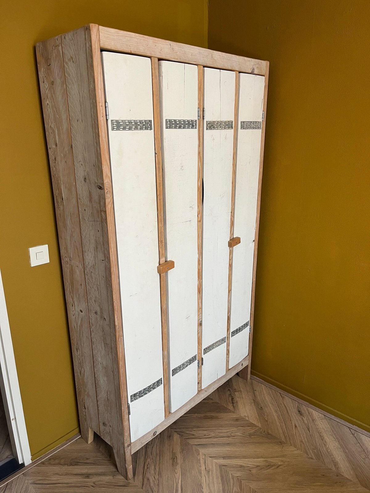 Steigerhouten kledingkast, Ophalen, Met deur(en), 50 tot 100 cm, Zo goed als nieuw