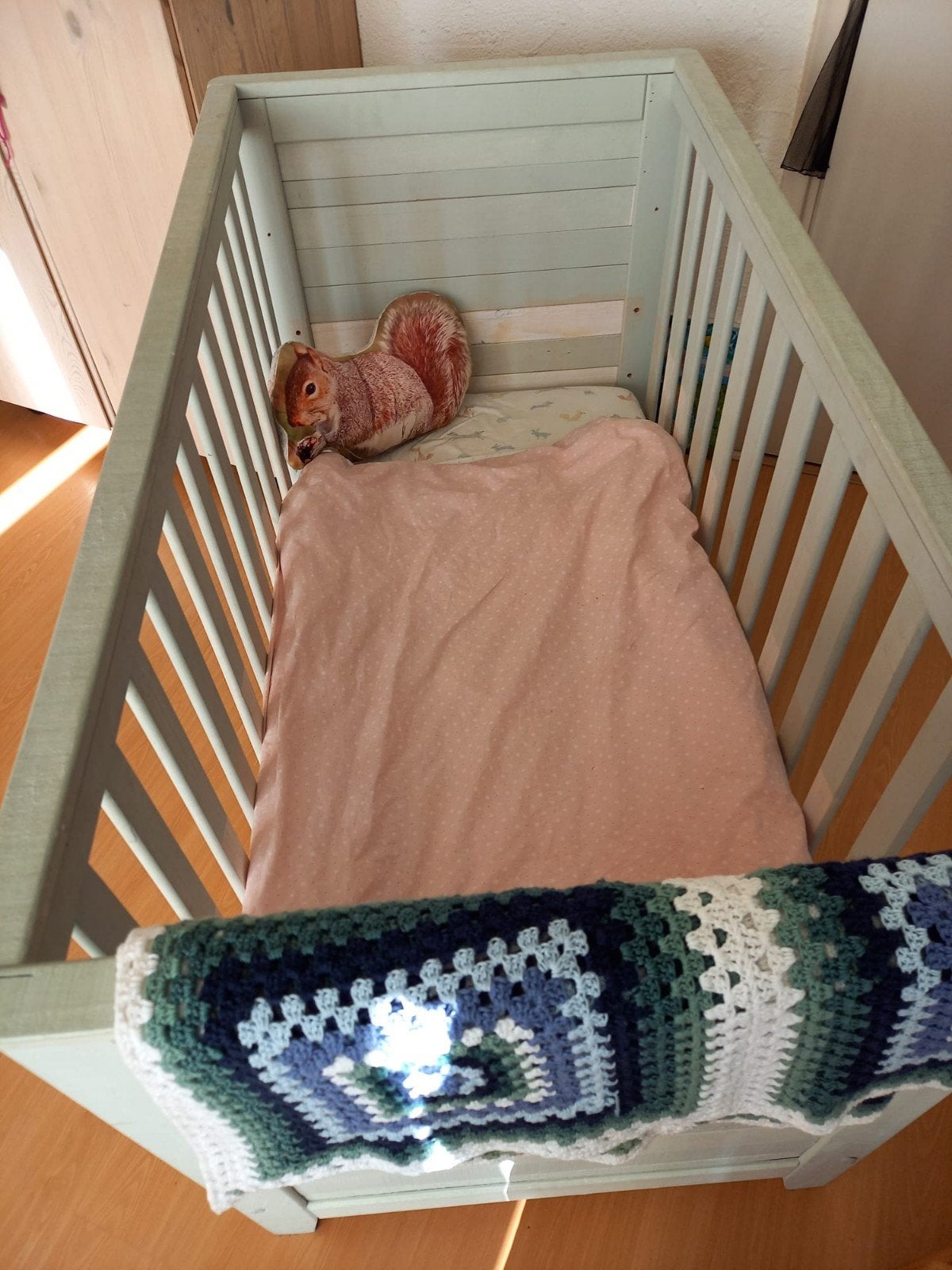 kinderbedje 128*62 incl matras, Ophalen of Verzenden, Gebruikt, Ledikant