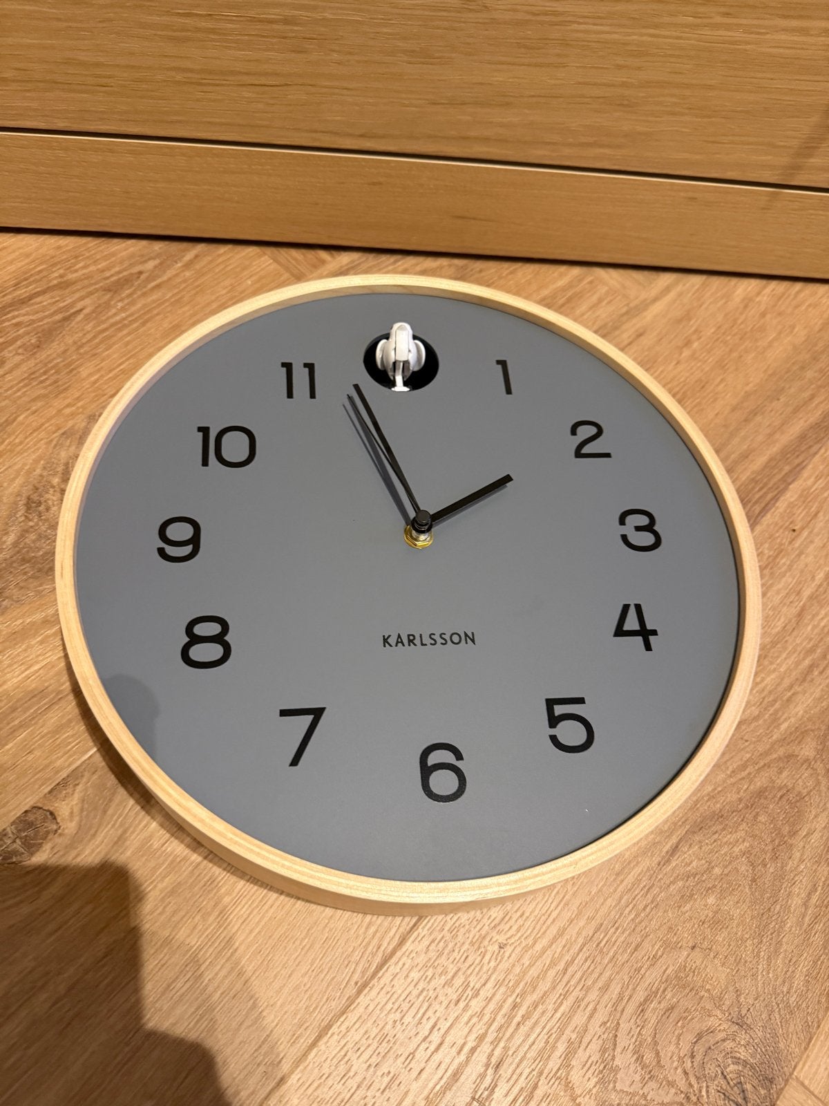 Karlsson Koekoeksklok - Modern Design, Ophalen, Grijs, Koekoeksklok, Zo goed als nieuw