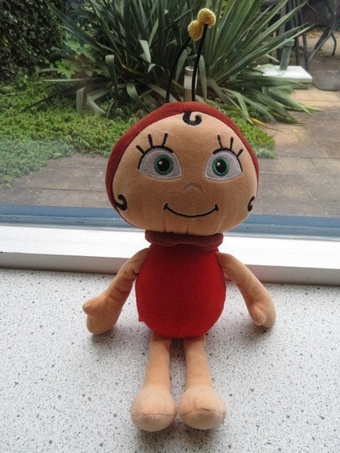 Lara het Lieveheersbeest van Maya de Bij Studio 100, Overige typen, Ophalen of Verzenden, Zo goed als nieuw, Middelgroot (20 tot 80 cm)