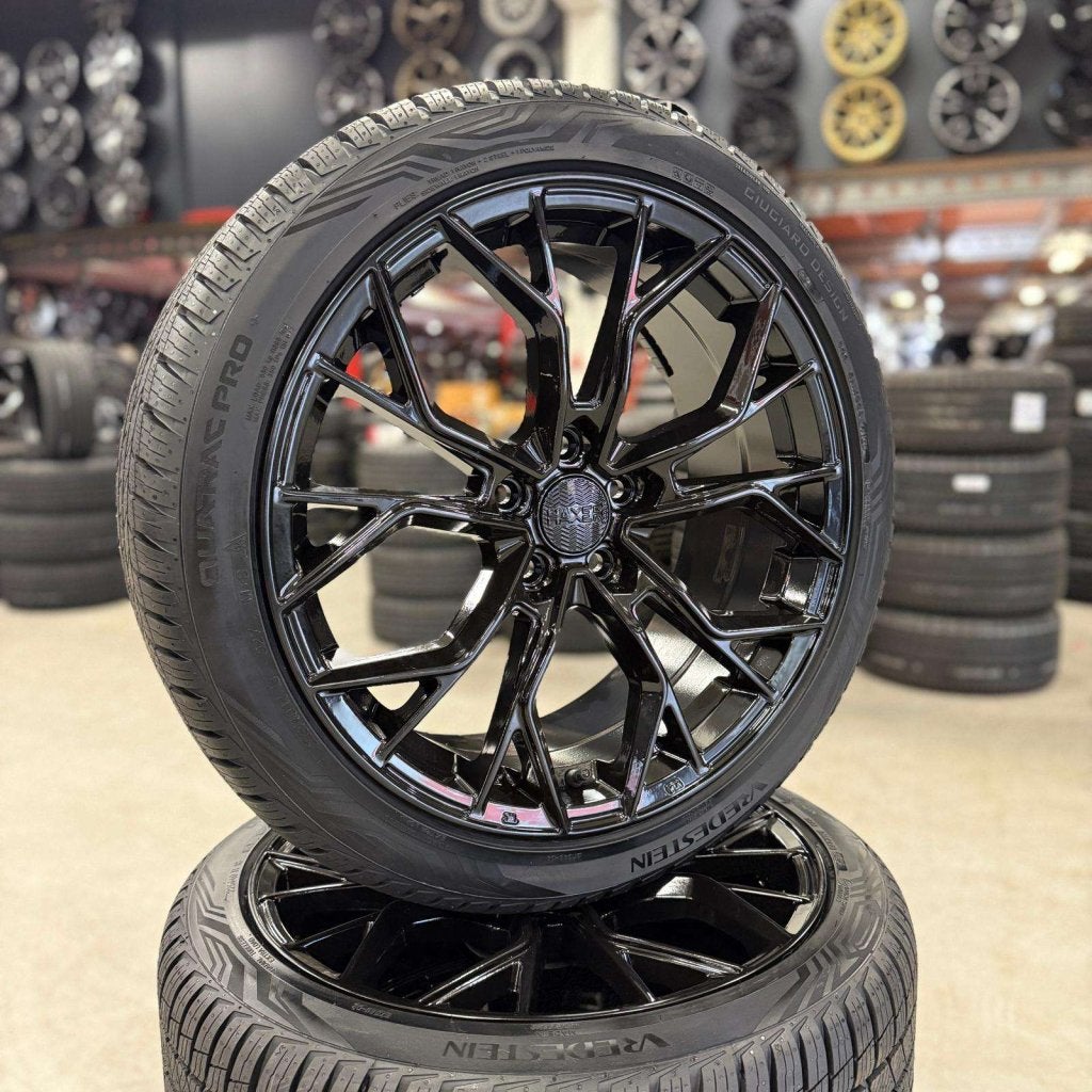 Peugeot 308 18″ Velgen HAXER Zwart + Vredestein Allseason, Auto-onderdelen, Niet ingevuld, 18 inch, Banden en Velgen, Niet ingevuld