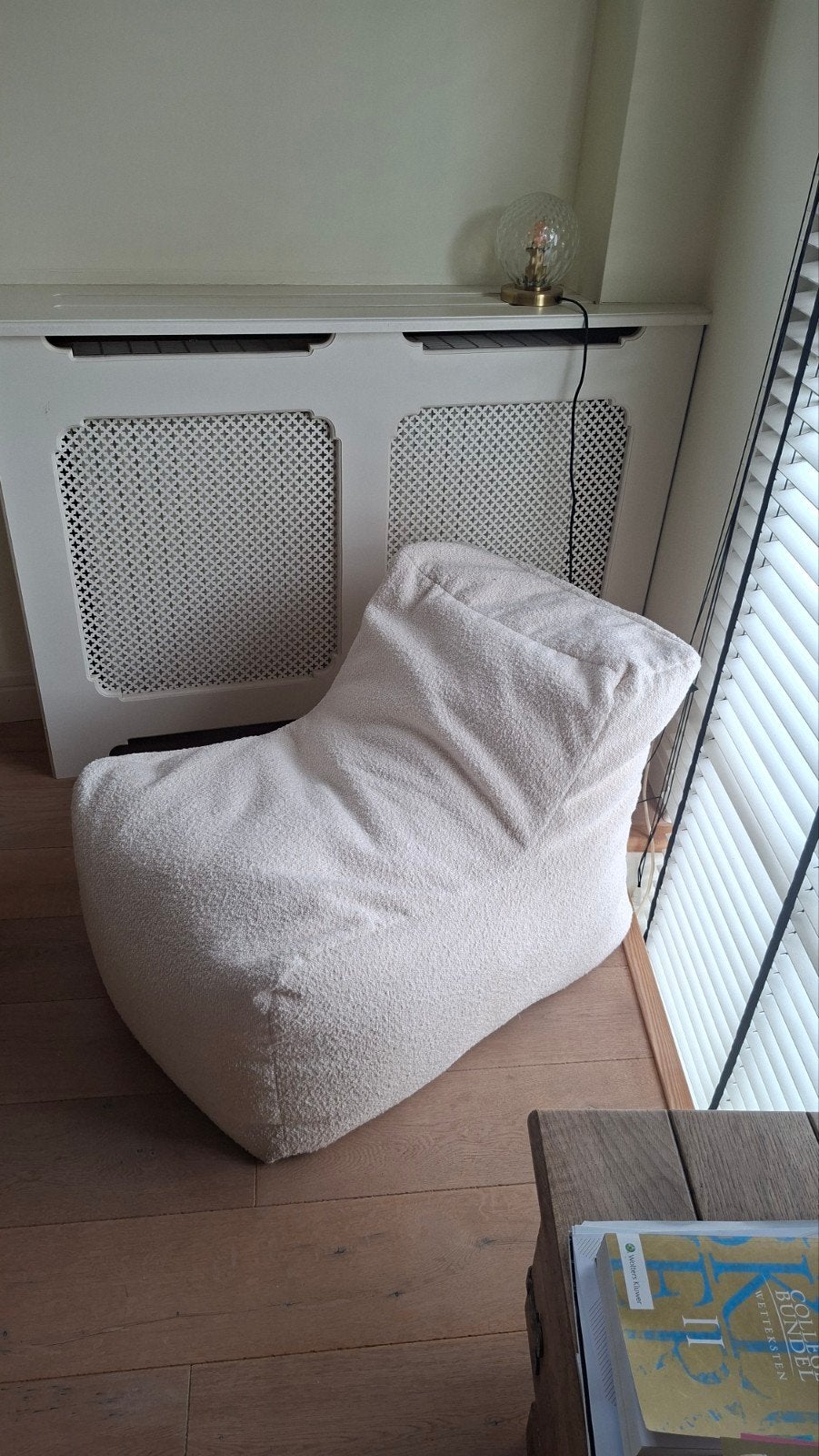 Comfortabele zitzak in teddy stof - Zo goed als nieuw, Modern, Comfortabel, Wit, Ophalen of Verzenden, Zo goed als nieuw