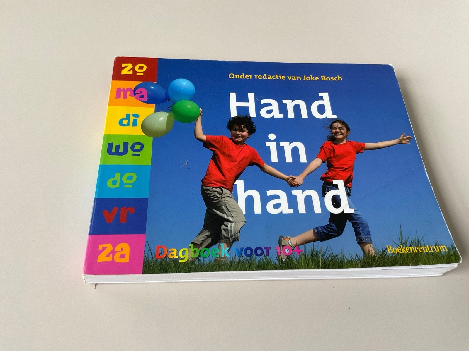 Hand in hand - Bijbels dagboek voor jonge tieners, Ophalen of Verzenden, Zo goed als nieuw, Non-fictie