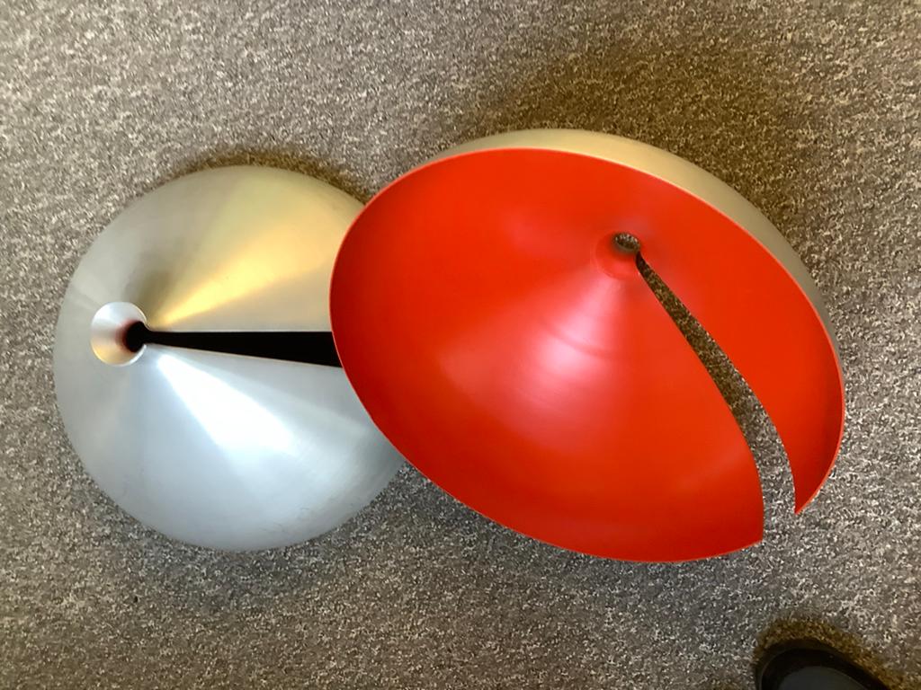 Mathmos lampenkap zilver-oranjerood met bekende inkeping., Ophalen of Verzenden