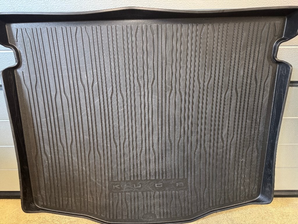 Kuip tbv bagage ruimte Ford Kuga, Ophalen, Gebruikt, Ford