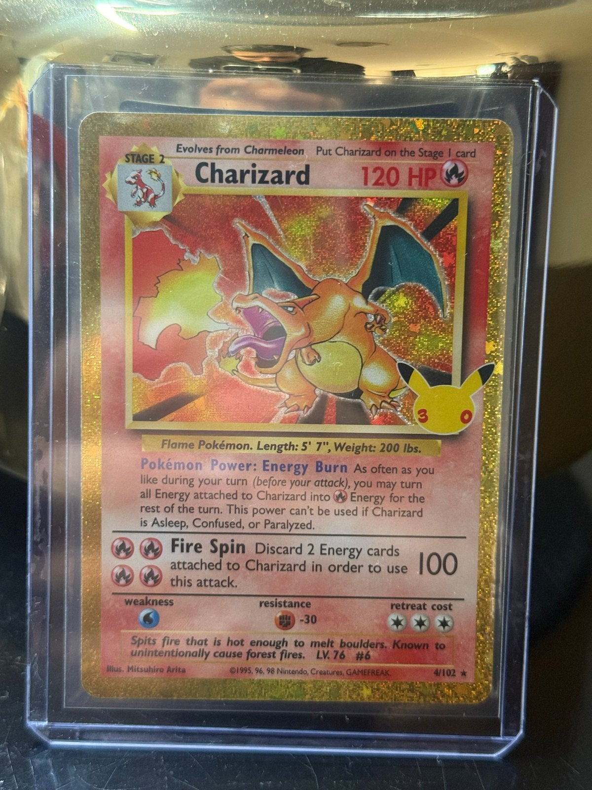Pokémon Charizard 4/102 30th celebration Zeer goede staat, Ophalen of Verzenden, Zo goed als nieuw, Losse kaart, Foil