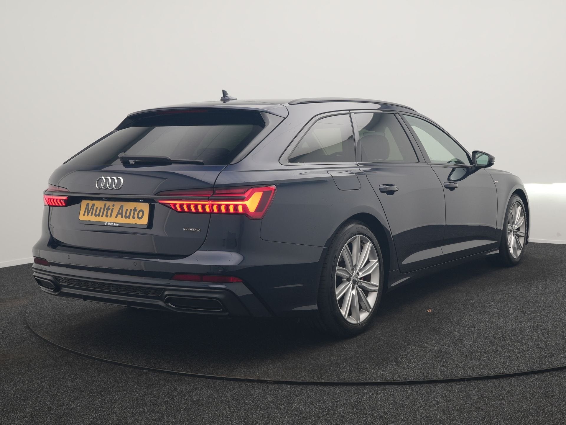 Audi A6 Avant 55 TFSI e Quattro 2x S Line PHEV 368pk Dealer, Automaat, Dealer onderhouden, Gebruikt, 4 cilinders
