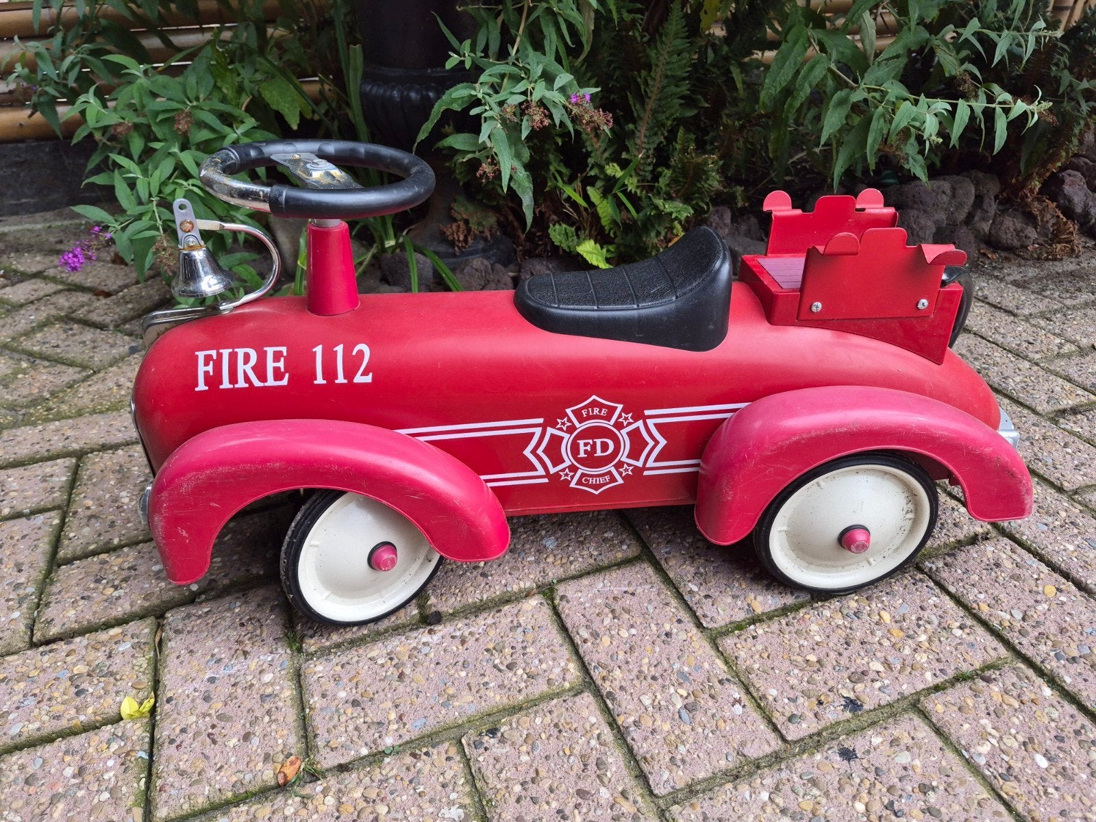 Metalen loopauto. Retro brandweerwagen., Ophalen, Gebruikt