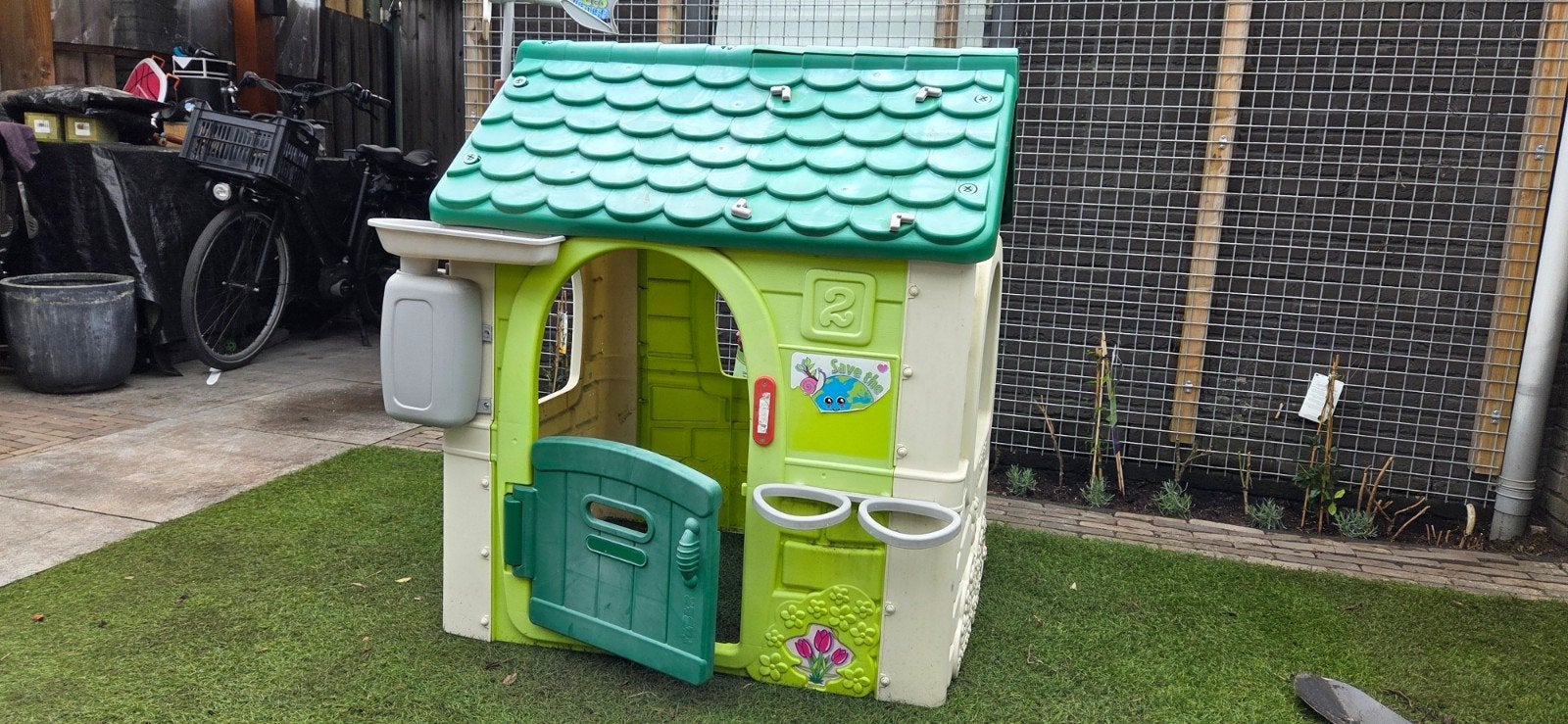 Leuk speelhuisje voor kinderen - Feber eco house, Kinderen en Baby's, Speelgoed | Buiten | Speelhuisjes, Ophalen, Kunststof