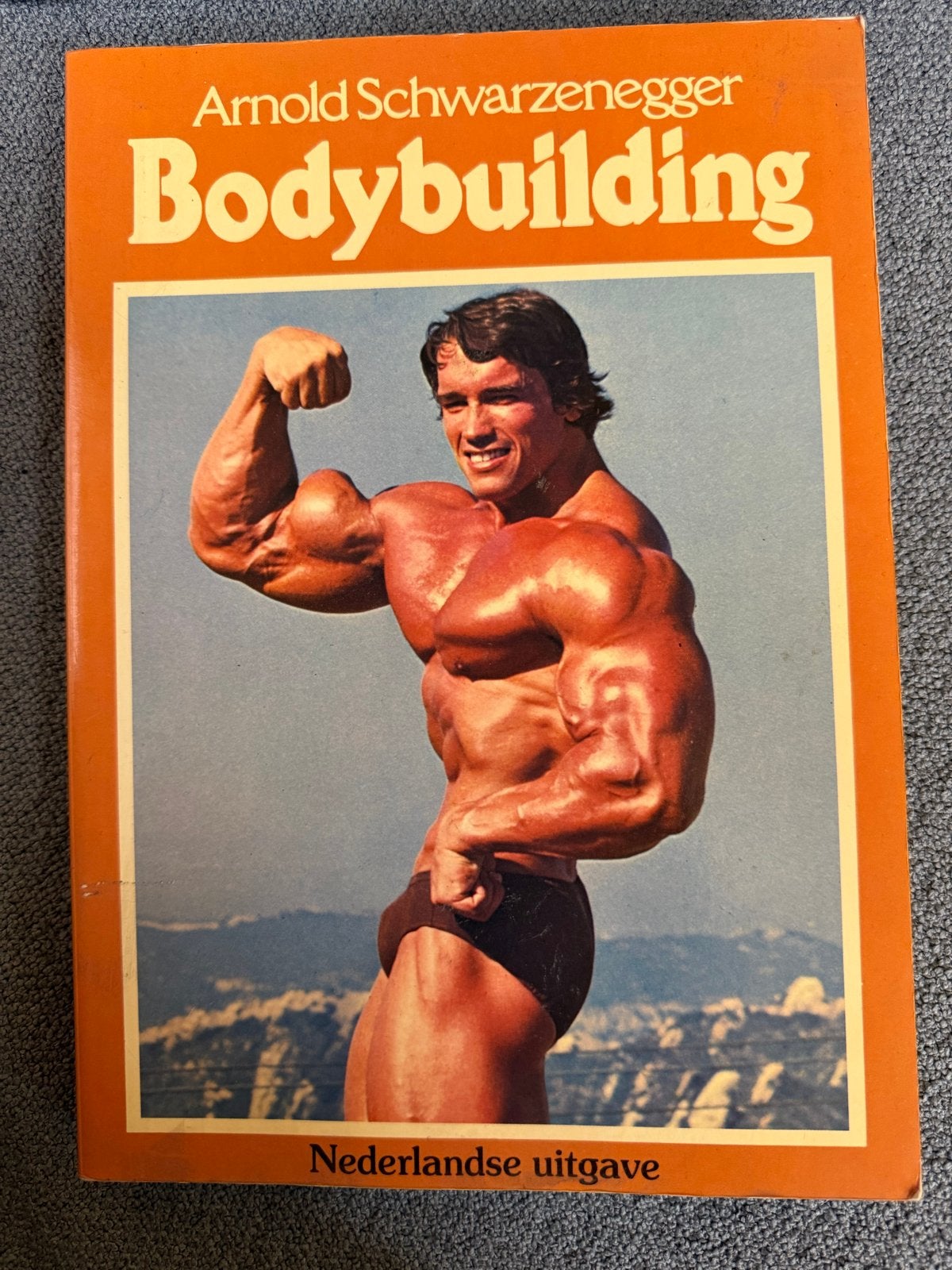 Arnold Schwarzenegger Bodybuilding - Nederlandse uitgave, Ophalen of Verzenden, Gelezen, Fitness