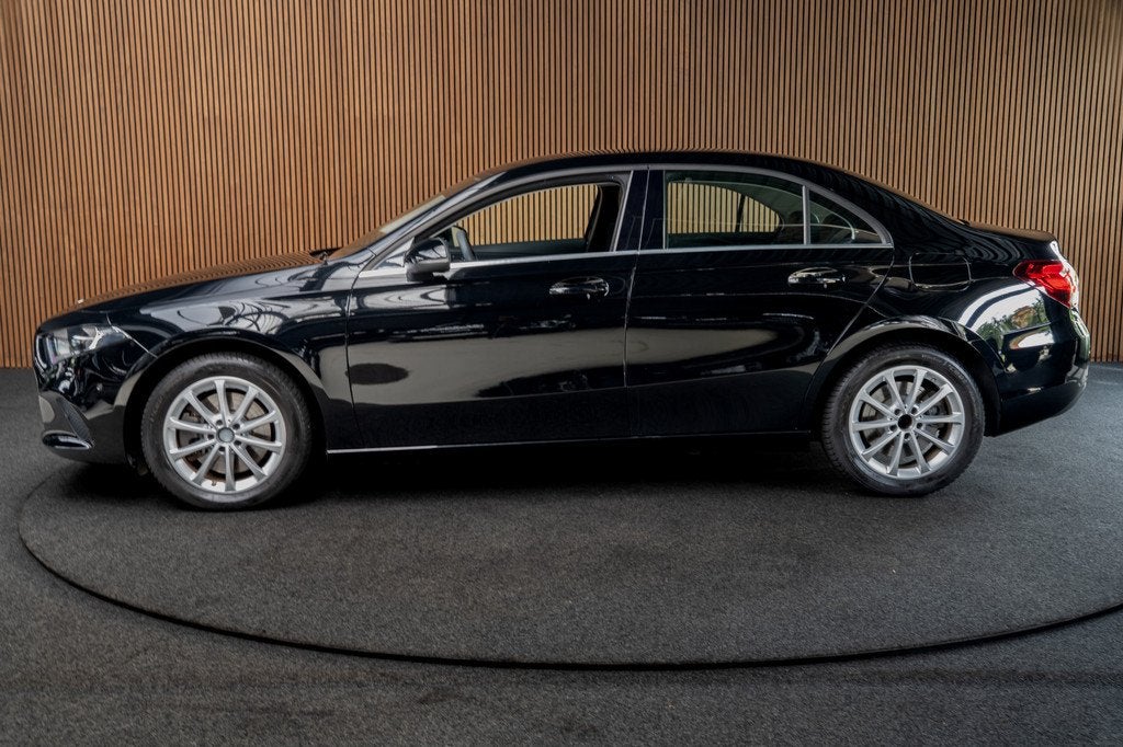 Mercedes-Benz A-Klasse 250 e Business Line Leer Navi Carplay, Gebruikt, Zwart, 4 cilinders, Zwart