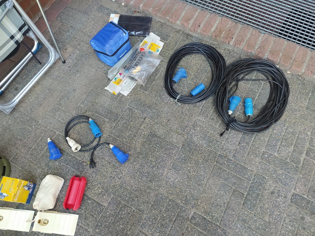 Diverse caravan kampeerbenodigdheden en stroomkabels, Ophalen of Verzenden, Gebruikt