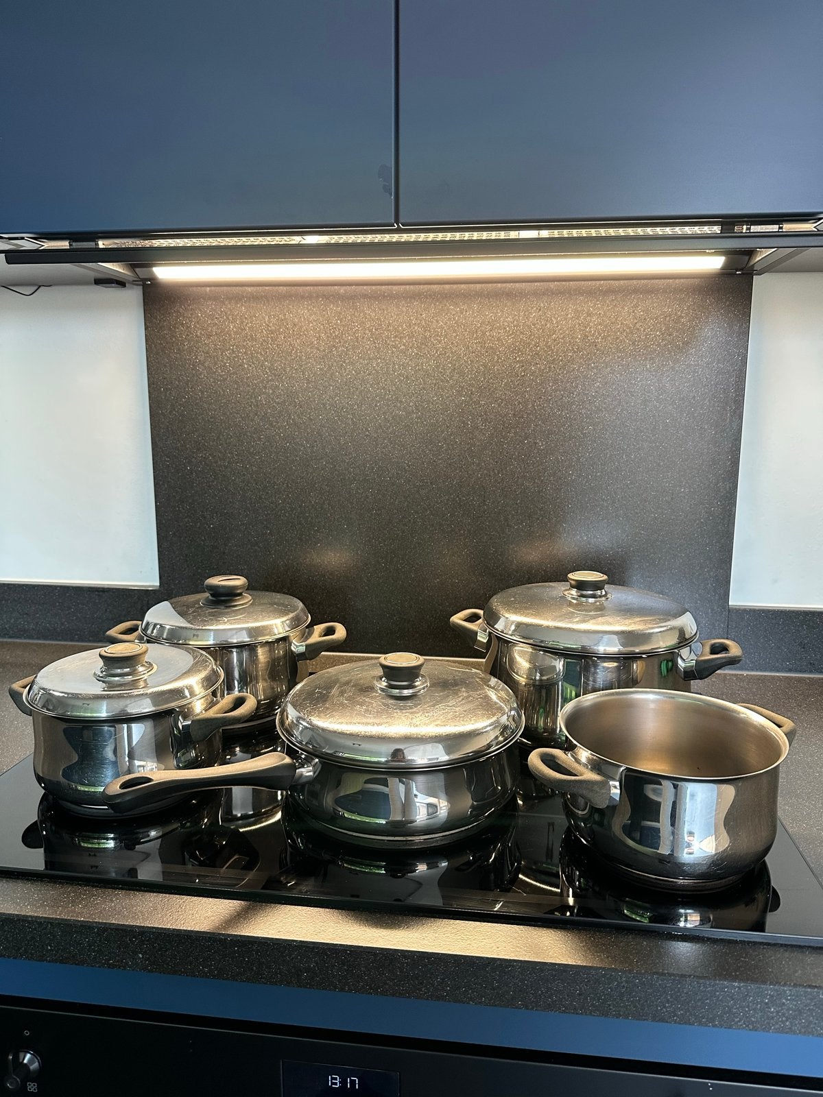 Complete 5-delige RVS pannenset - Ideaal voor elke keuken!, Ophalen, Gebruikt, Met deksel, Pannenset