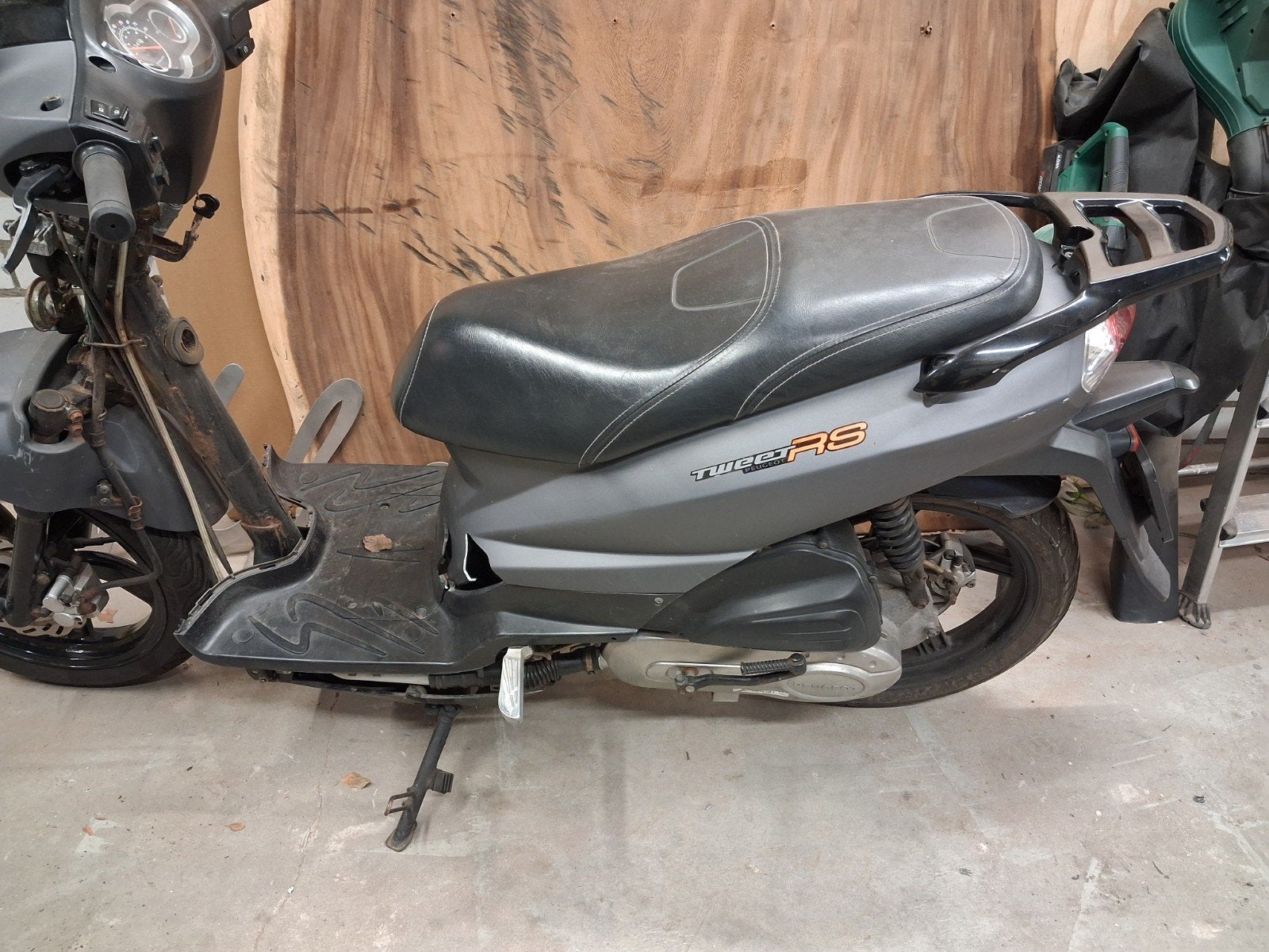 Peugeot tweet RS Bouwjaar 2016 snorscooter - Onderdelen of o, Ophalen, Gebruikt, Peugeot Tweet, Benzine