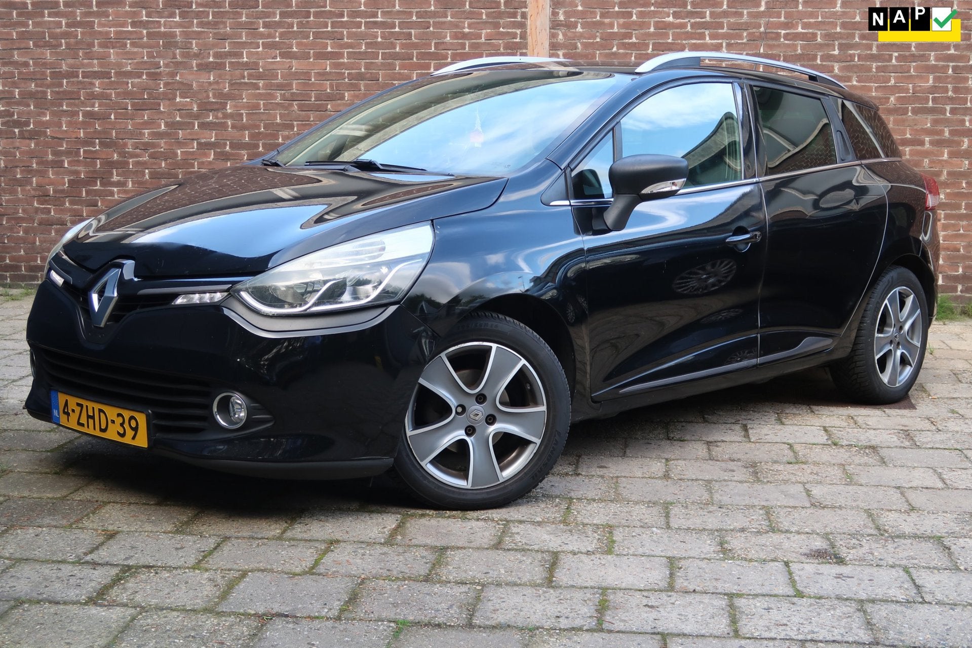 Renault Clio Estate 1.5 dCi ECO Night&Day *Rijklaarprijs, Auto's, Voorwielaandrijving, Euro 5, Stof, Gebruikt