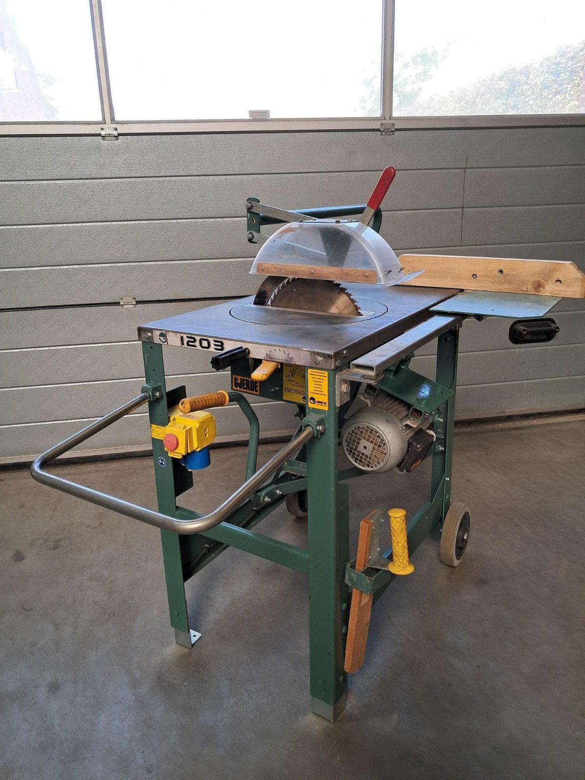 Gjerde 1203 zaagmachine bouwzaag 230v, Ophalen