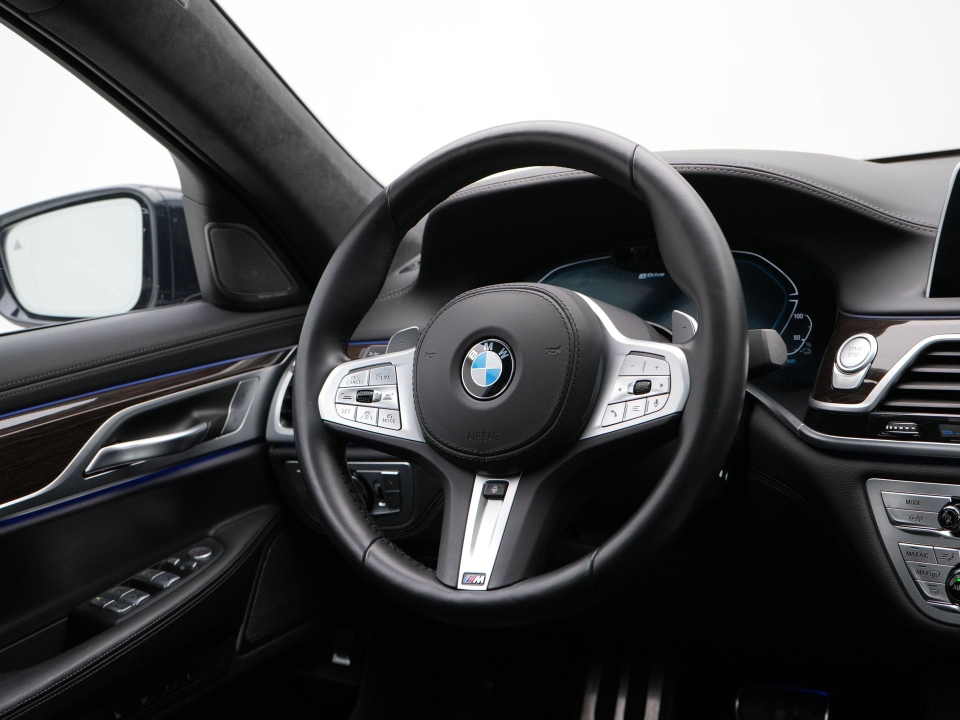 BMW 7 Serie 745e High Executive Accu conditie 91% (bj 2022), Auto's, Automaat, Dealer onderhouden, Achterwielaandrijving, Gebruikt