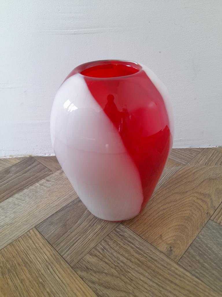 Vintage rood wit glazen design vaas, Ophalen of Verzenden