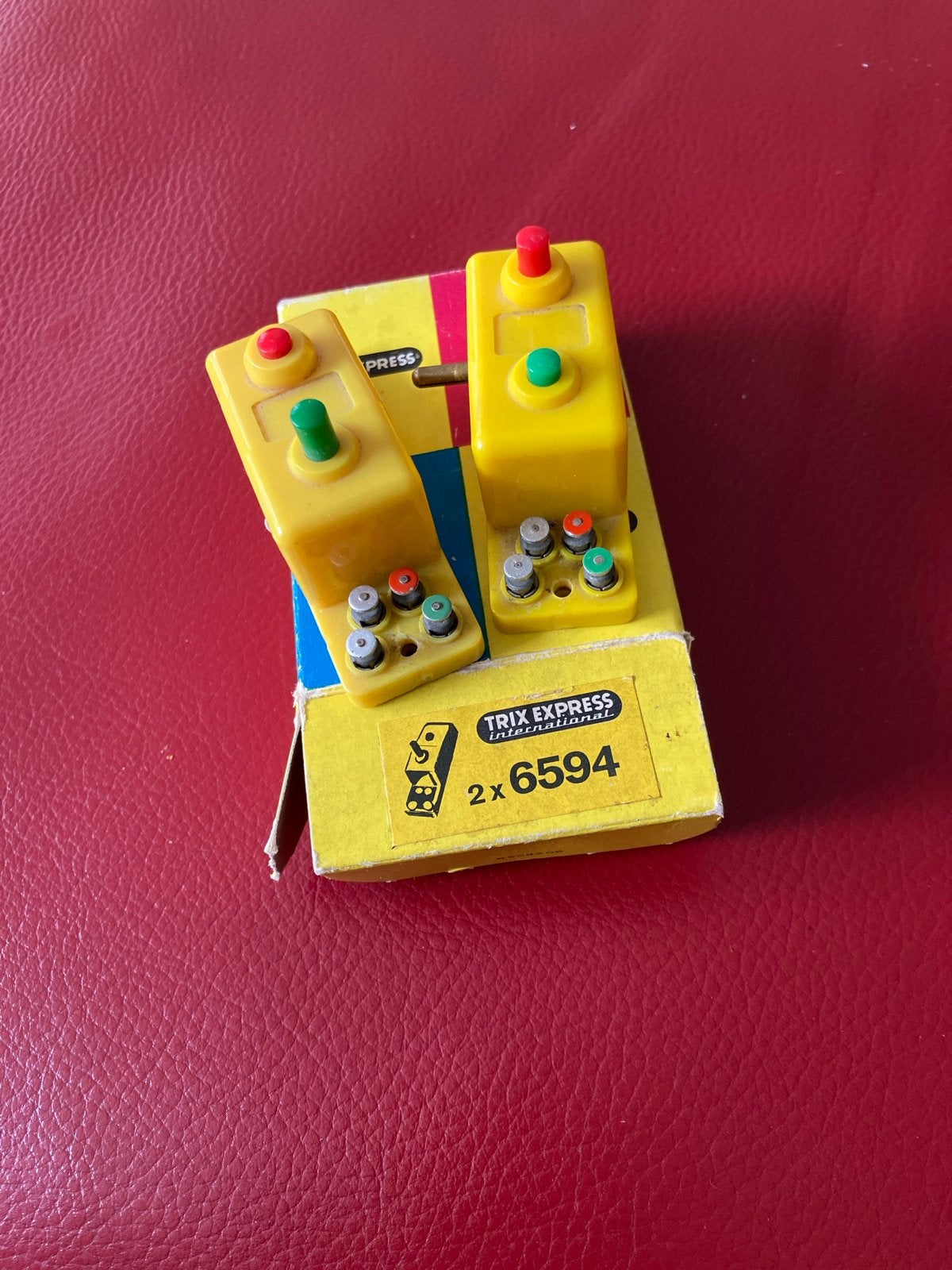 Trix Express drukschakelaars, 2 stuks in ovp, Hobby en Vrije tijd, Modeltreinen | H0, Gebruikt, Gelijkstroom, Trix, Overige typen