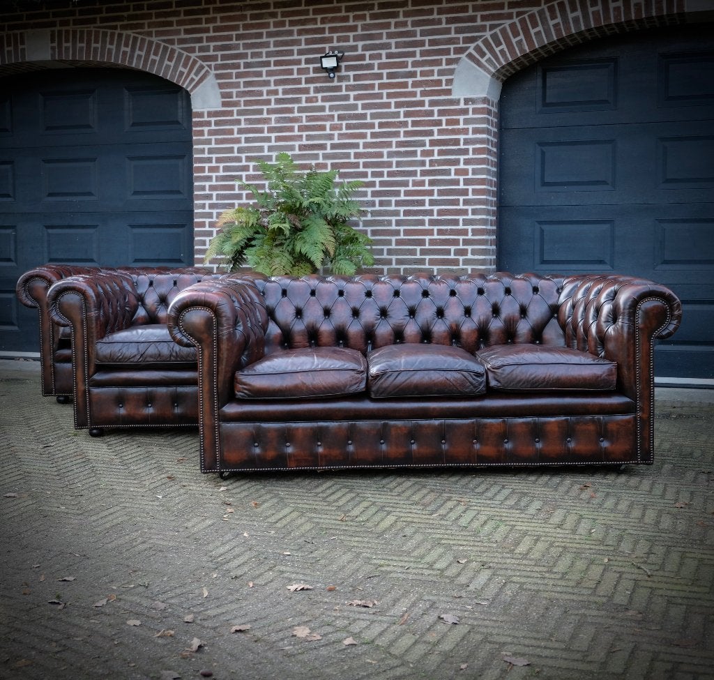 Engelse Chesterfield bank + 2 Chesterfield fauteuils, Ophalen, Minder dan 75 cm, Chesterfield Engels Design Klassiek Landelijk Modern