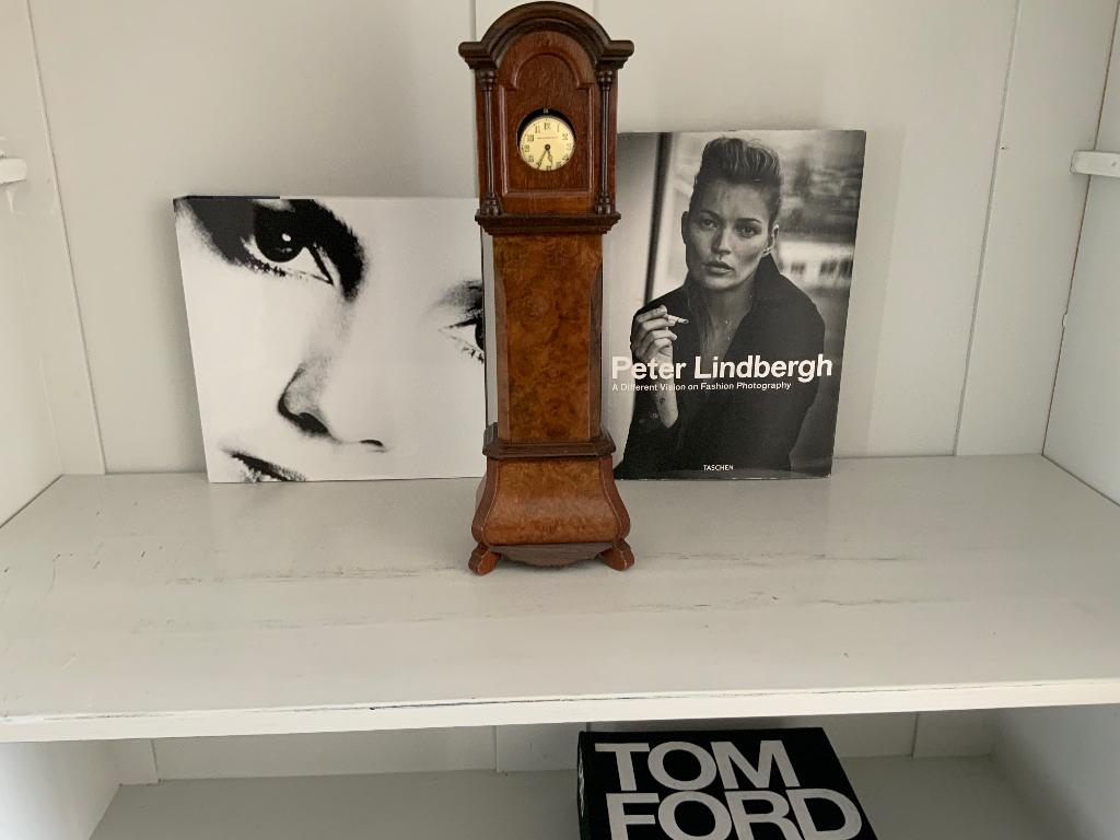Noten houten zakhorlogekast zakhorloge in mini staande klok, Antiek en Kunst, Ophalen