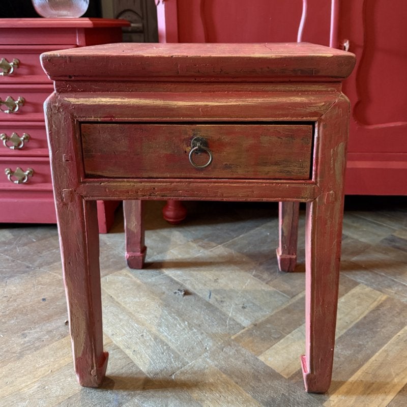 Oud klein tafeltje, unieke bijzettafel nachtkastje rood VdlM, Ophalen