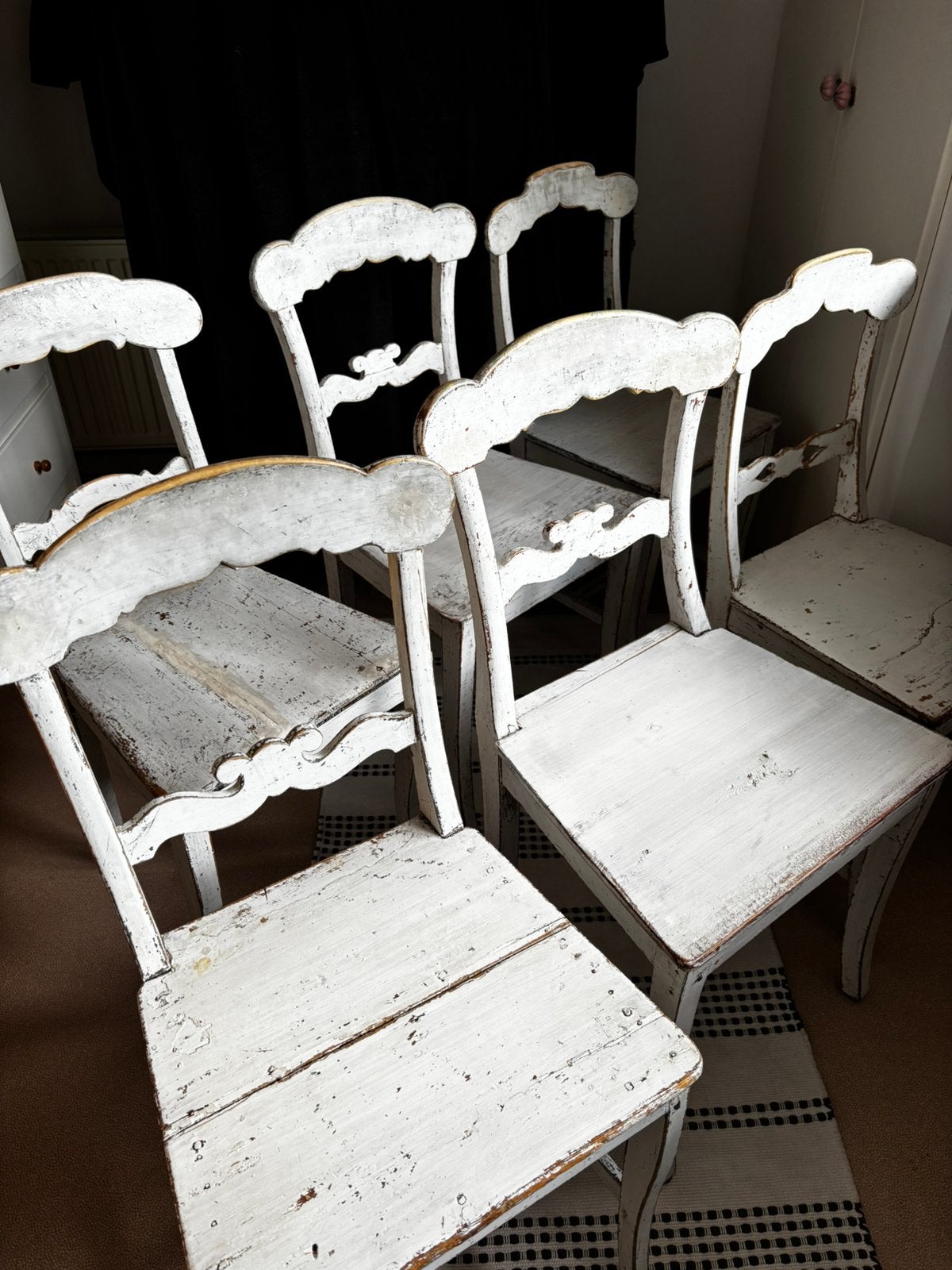 Antieke Zweedse stoelen (1840-1850), Ophalen
