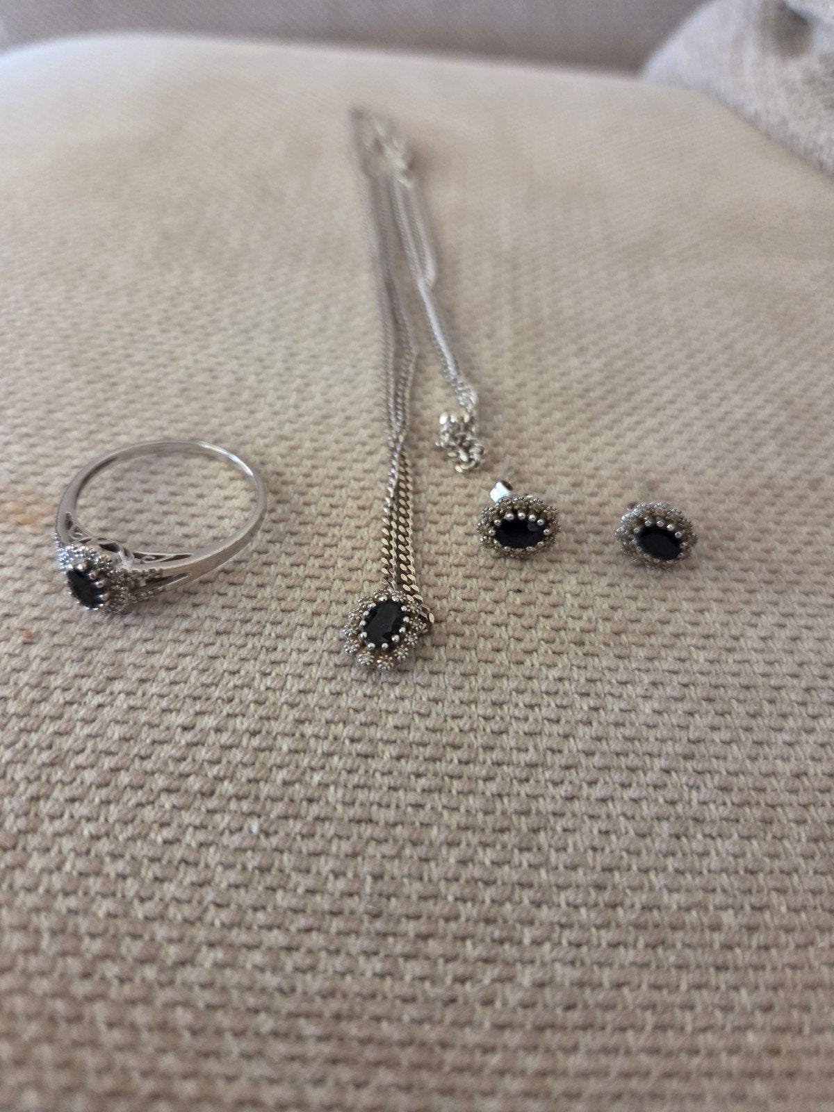 Set van witgoud, Sieraden, Tassen en Uiterlijk, Piercings, Zo goed als nieuw, Overige typen, Goud, Ophalen of Verzenden