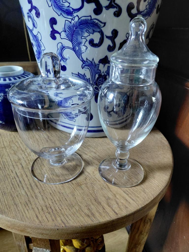 Glazen dekselpotjes bonbonnieres op voet, Ophalen