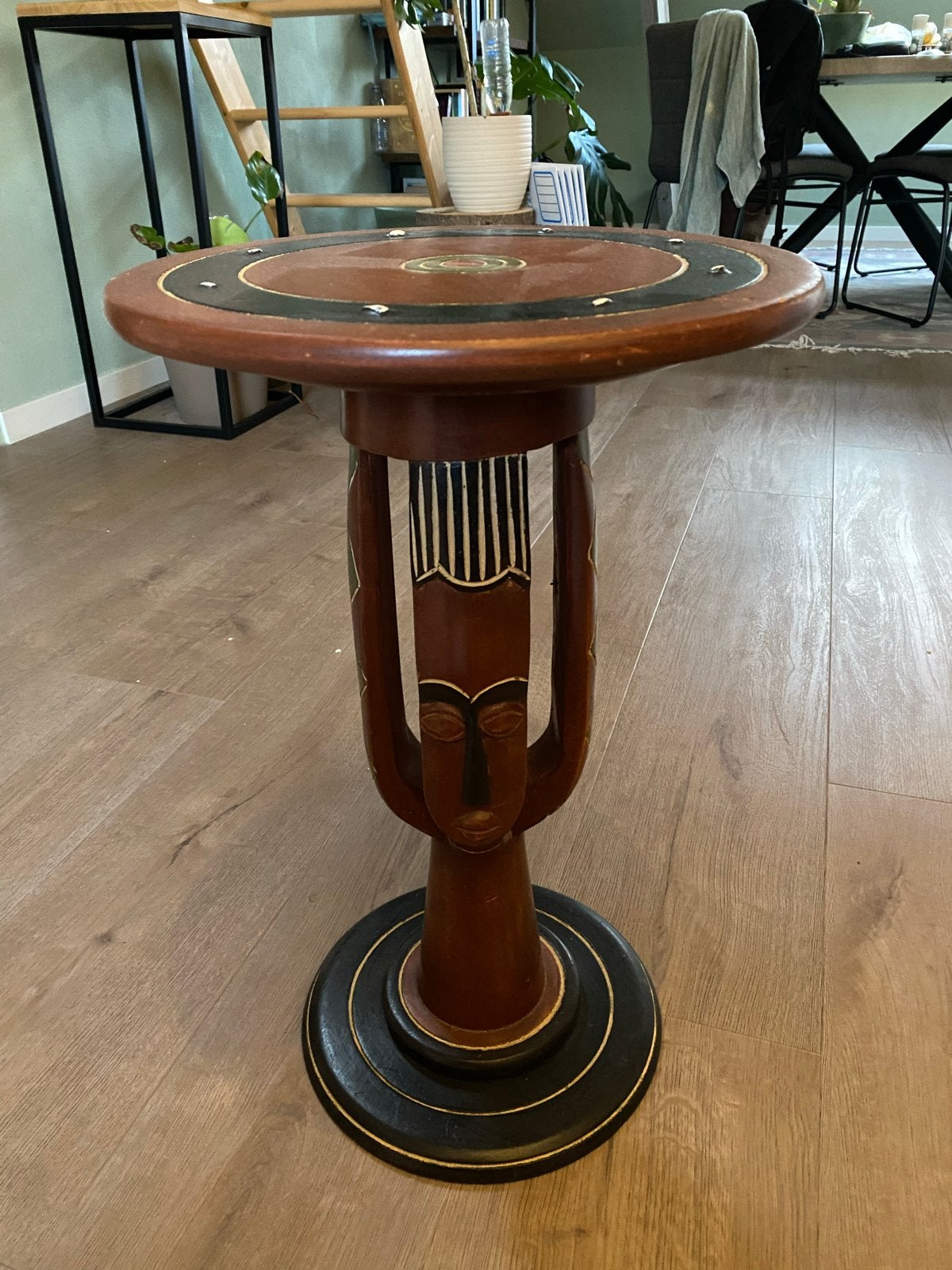 Unieke handgesneden Afrikaanse bijzettafel, Ophalen