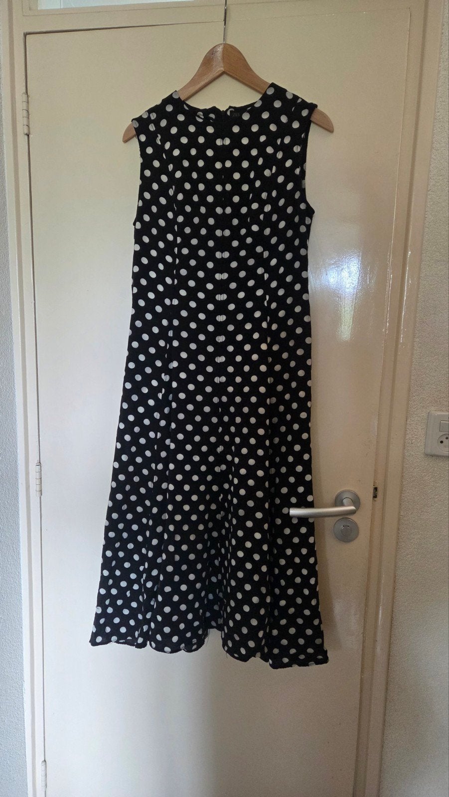 polka dot jurk   mouwloos  mt 36,38., Ophalen of Verzenden, Zo goed als nieuw, Maat 36 (S), Onder de knie