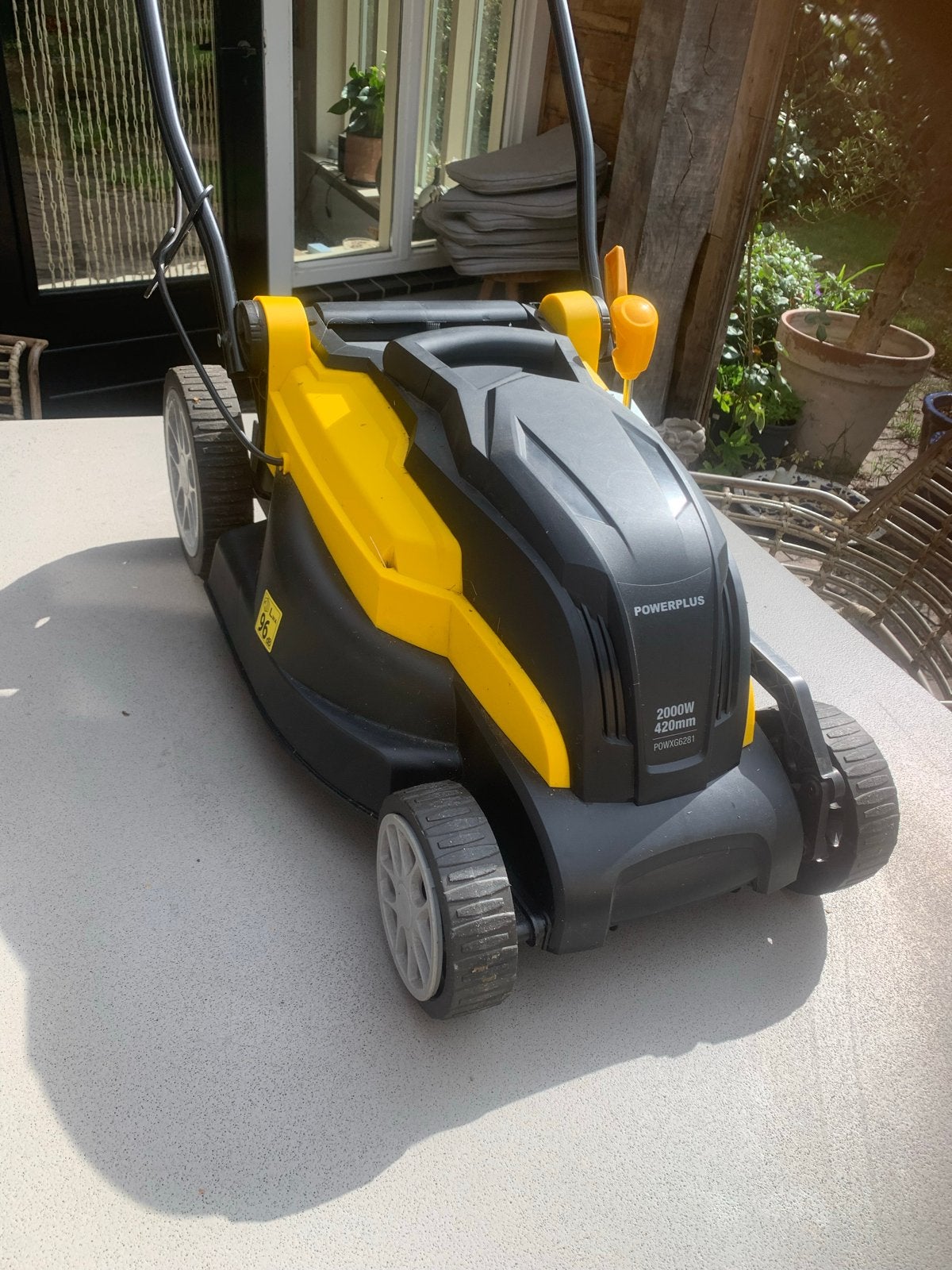 Powerplus elektrische grasmaaier 2000W 42cm maaibreedte, Tuin en Terras, Grasmaaiers, Cirkelmaaier, Elektrische grasmaaier, Ophalen of Verzenden