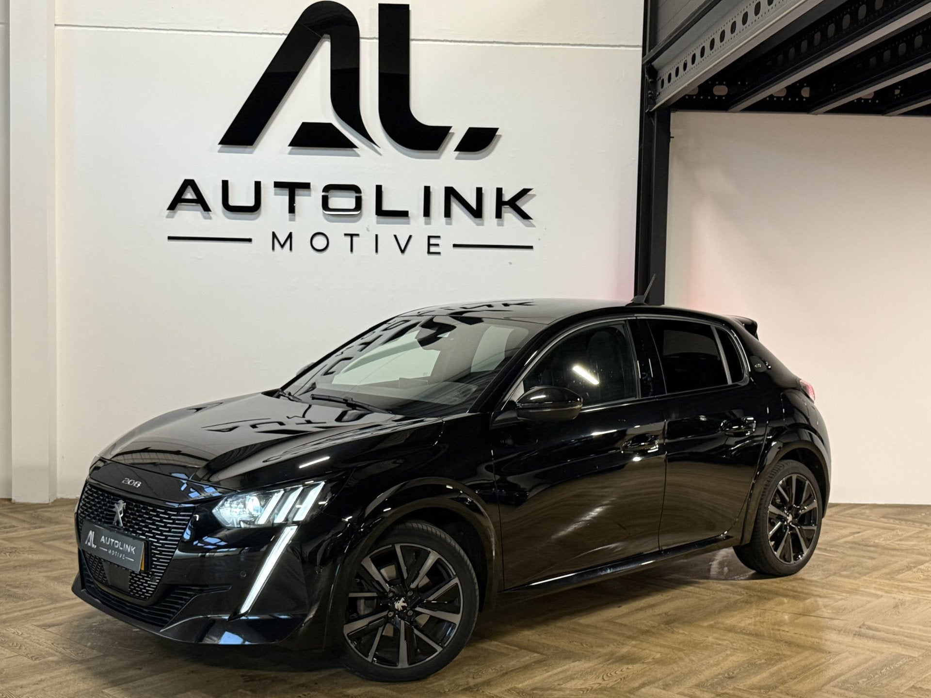 Peugeot 208 1.2 GT 130PK PANO KEYLESS VOL, Gebruikt, Zwart, 1199 cc, 1133 kg