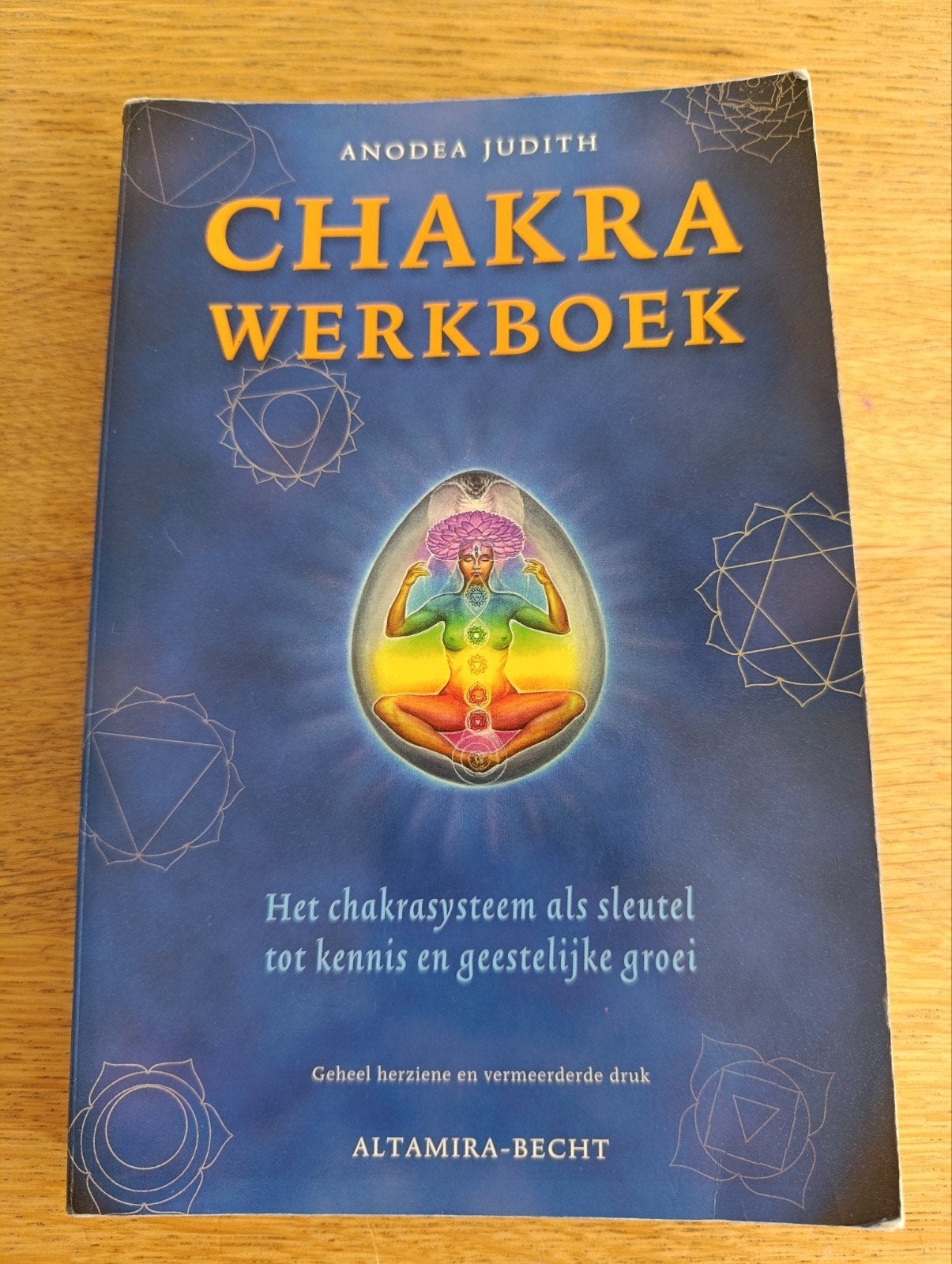 Anodea Judith - Chakra werkboek, Boeken, Achtergrond en Informatie, Spiritualiteit algemeen, Ophalen of Verzenden, Zo goed als nieuw