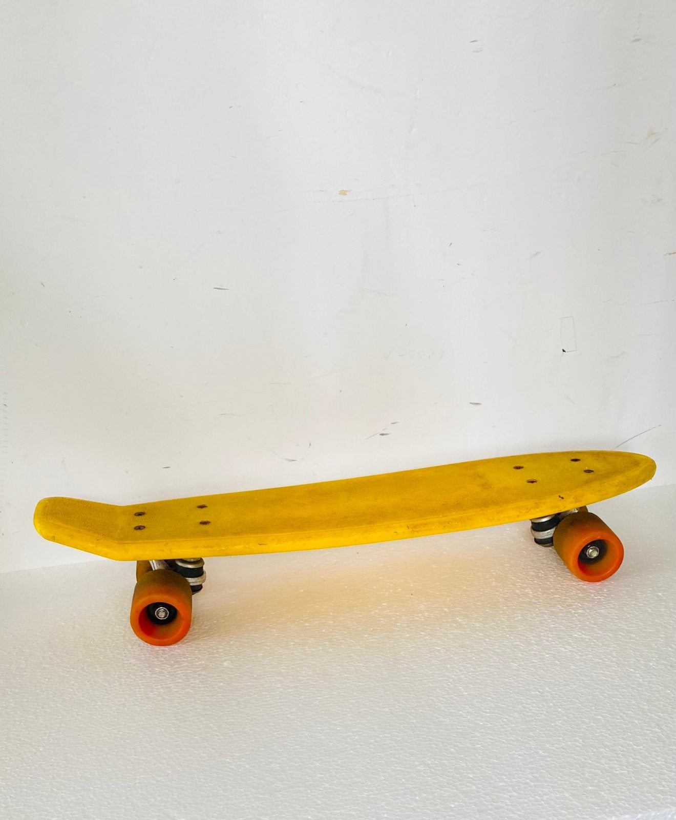 Jaren 70 geel penny board / skateboard, Gebruikt, Onbekend, Ophalen of Verzenden, Onbekend