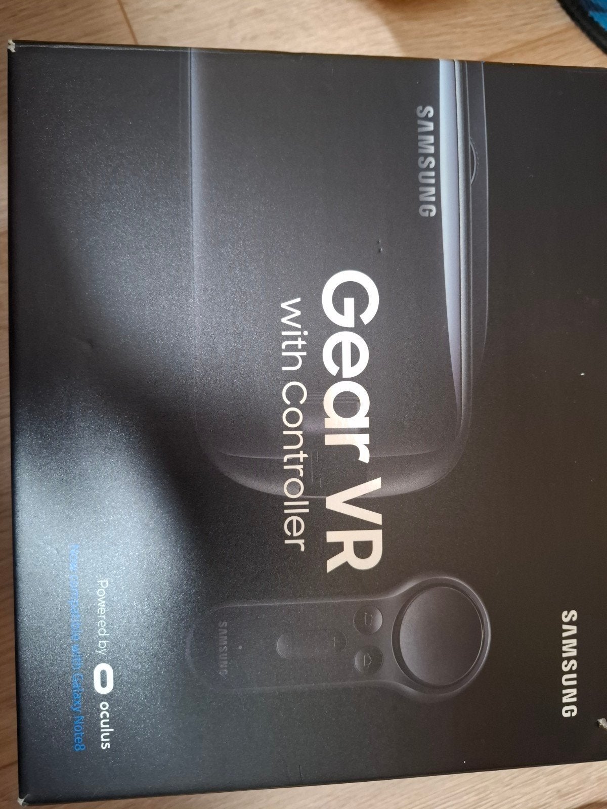 Samsung Gear VR met controller - Zo goed als nieuw, Spelcomputers en Games, Virtual Reality, Ophalen of Verzenden, Zo goed als nieuw