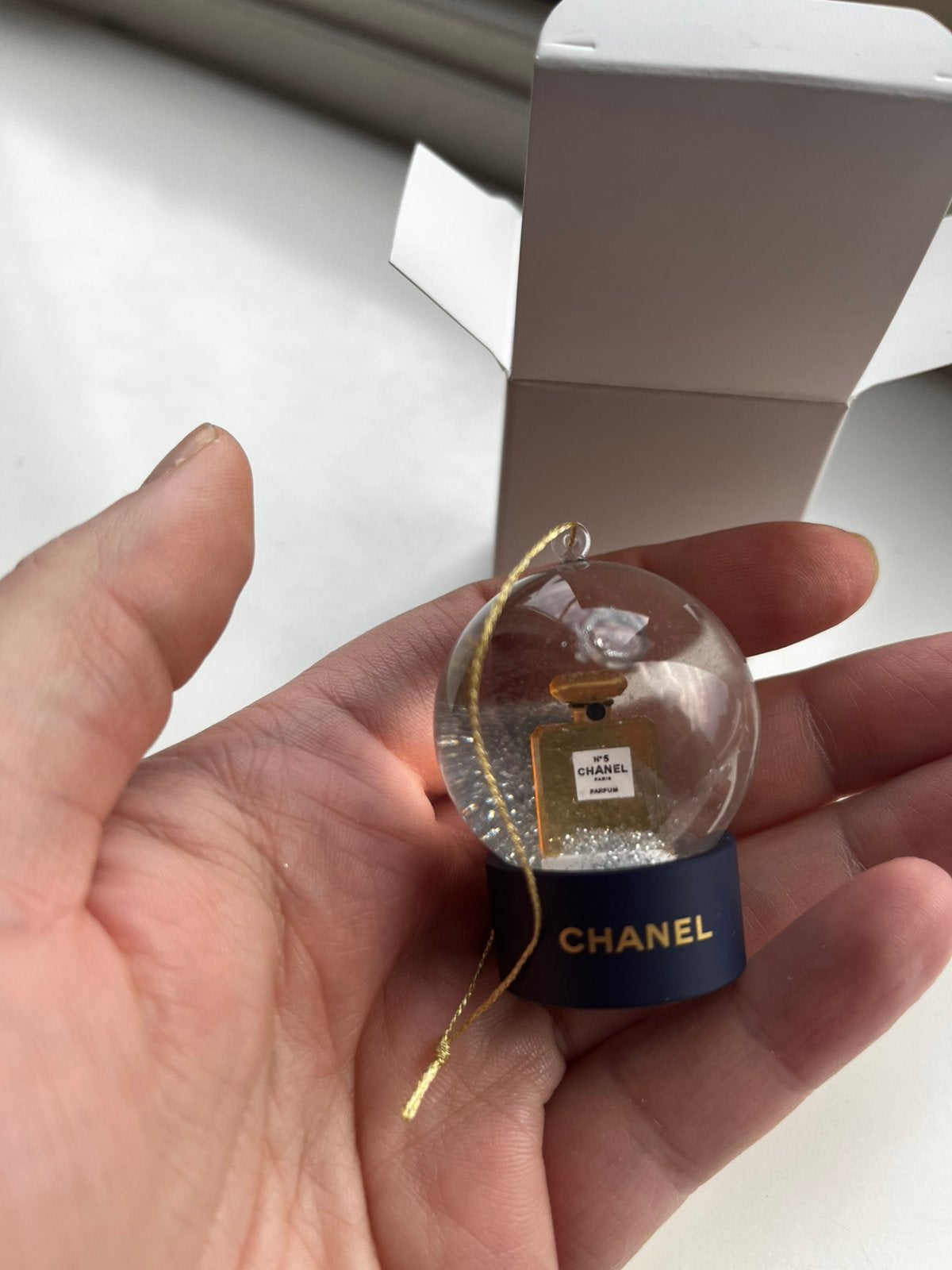 Chanel globe VIP gift mini, Ophalen of Verzenden, Nieuw, Miniatuur, Gevuld