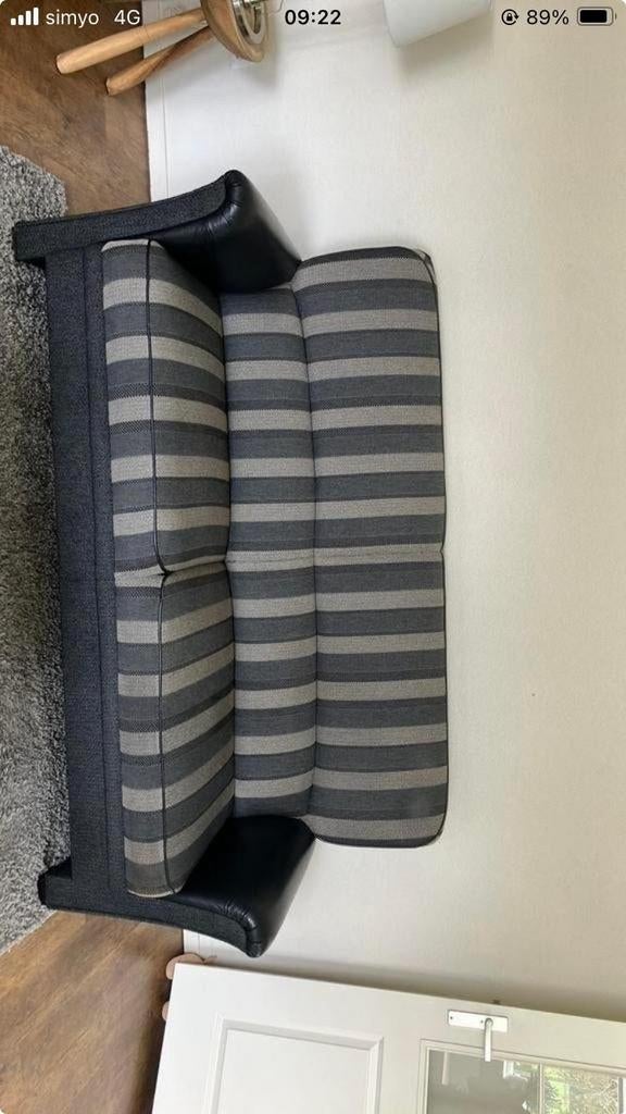 Comfortabele gestreepte tweepersoonsbank, Huis en Inrichting, Banken | Bankstellen, Ophalen, Modern, Comfortabel, Gebruikt, 150 tot 200 cm