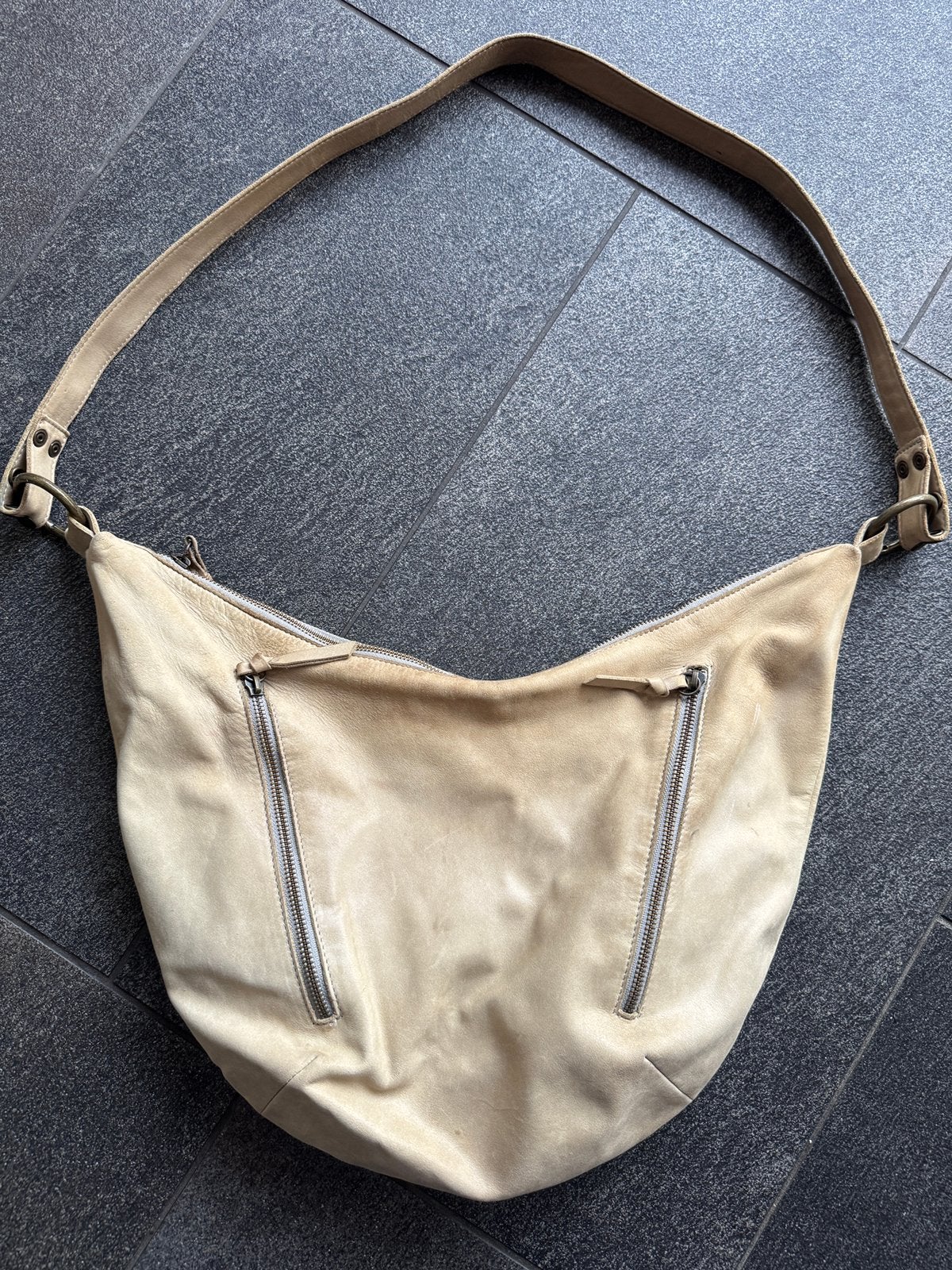 Vintage beige echt lederen slouchy hobo schouder tas, Vintage, Vintage, Ophalen of Verzenden, Zo goed als nieuw