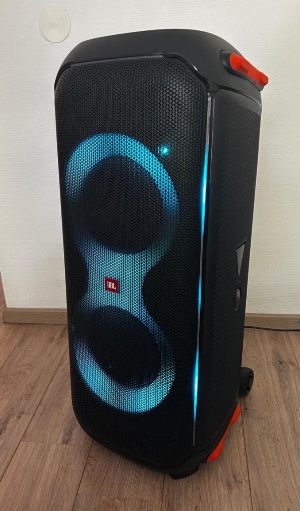 JBL 710 Partyboxen te huur, Hobby en Vrije tijd, Feestartikelen | Verhuur, Ophalen, Zo goed als nieuw, Overige