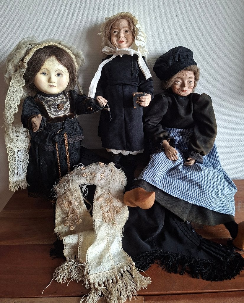 Drie oude poppen 'PiFrance', Ophalen of Verzenden