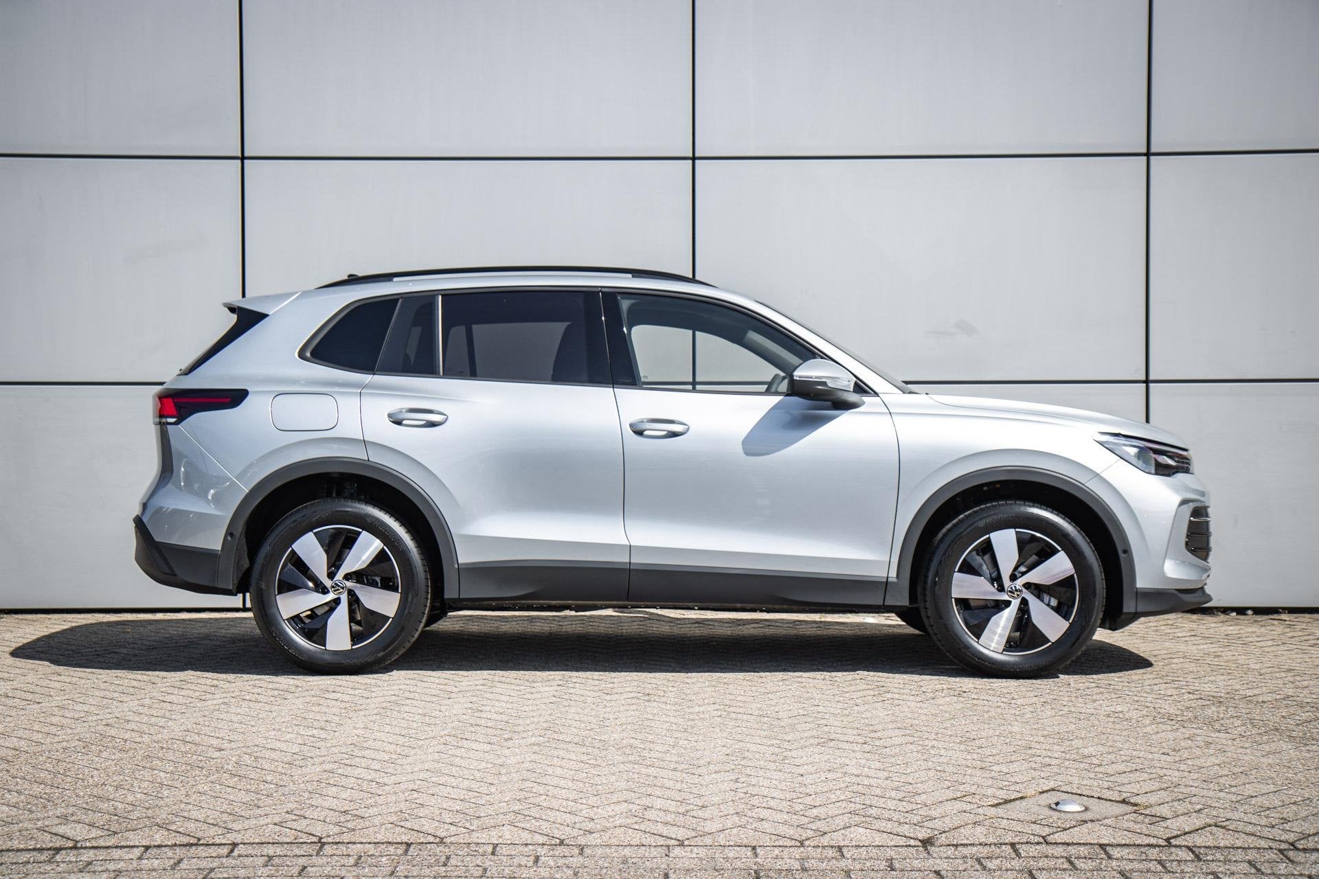 Volkswagen Tiguan 1.5 eHybrid 204pk Limited Edition | Trekha, Auto's, 12 maanden, Stof, 1498 cc, 150 min